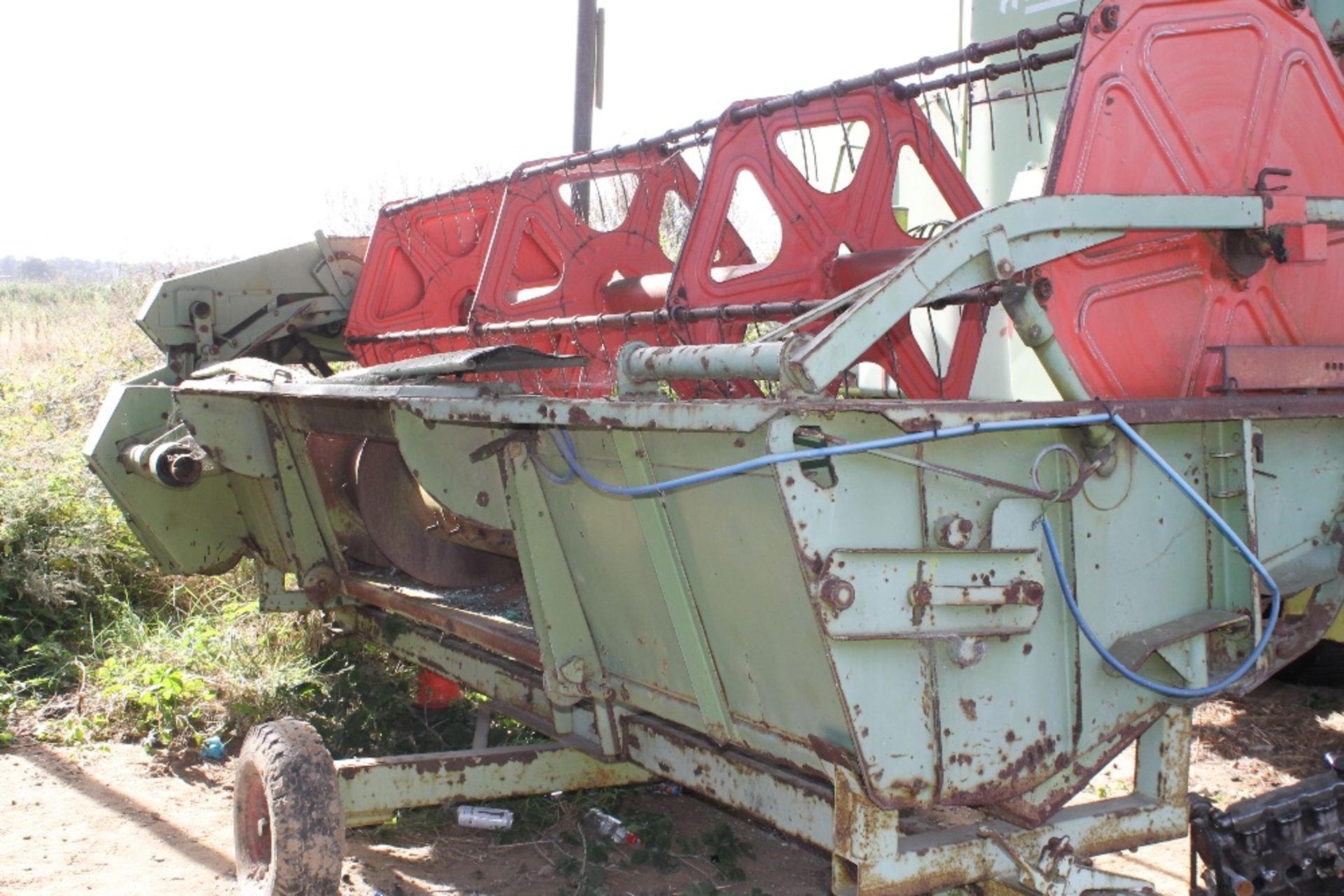 Combine Harvester – Claas Manns Combine with Header Unit – Starts & Runs - Image 7 of 8