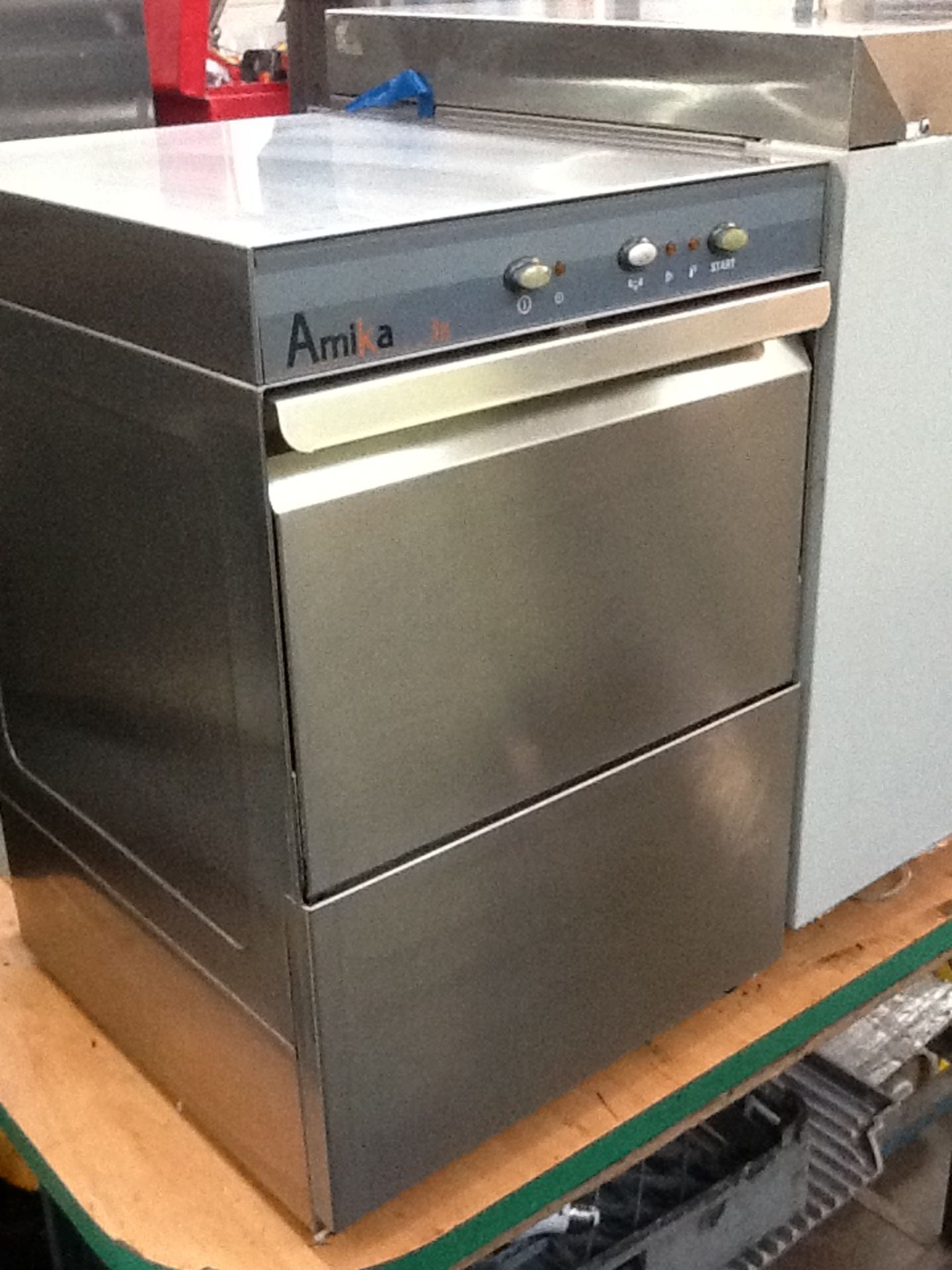 Amika Glasswasher – NO VAT - Image 2 of 2