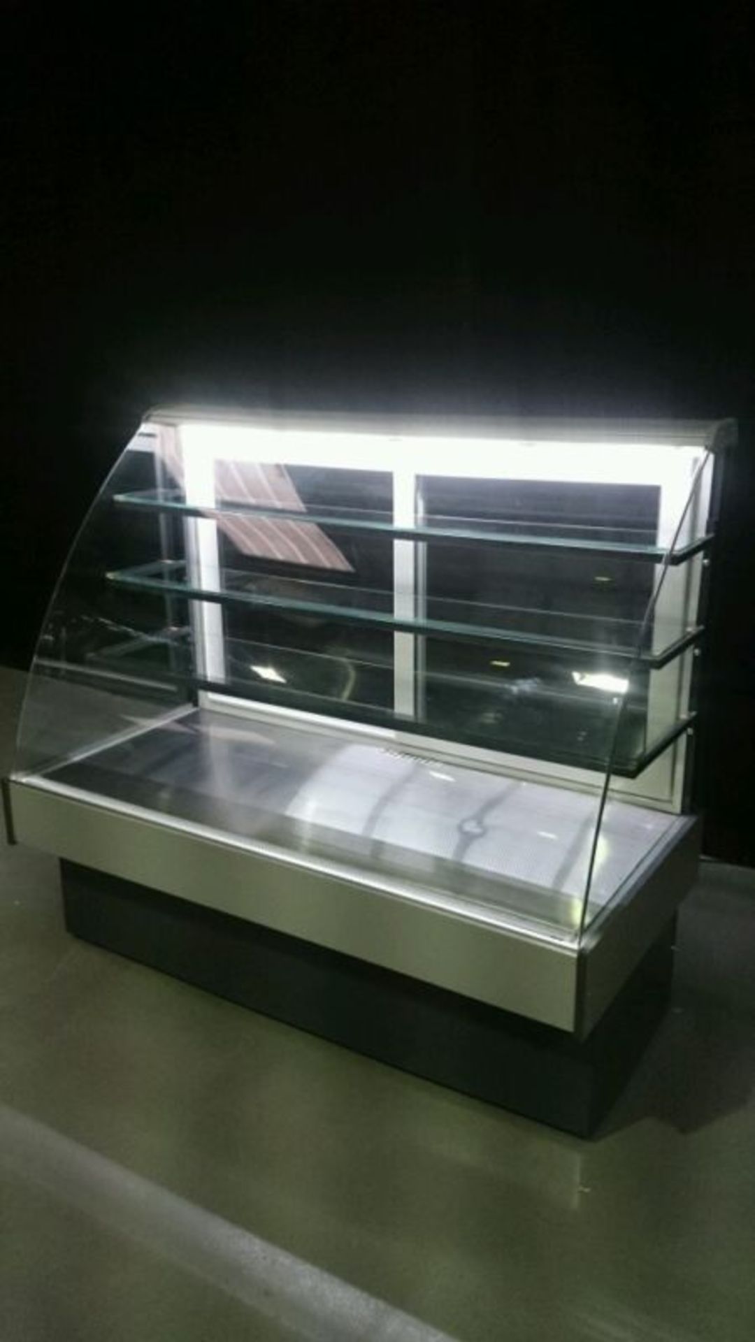 New Italiana Ambient Display Counter with 3 Glass Shelves and Led Light