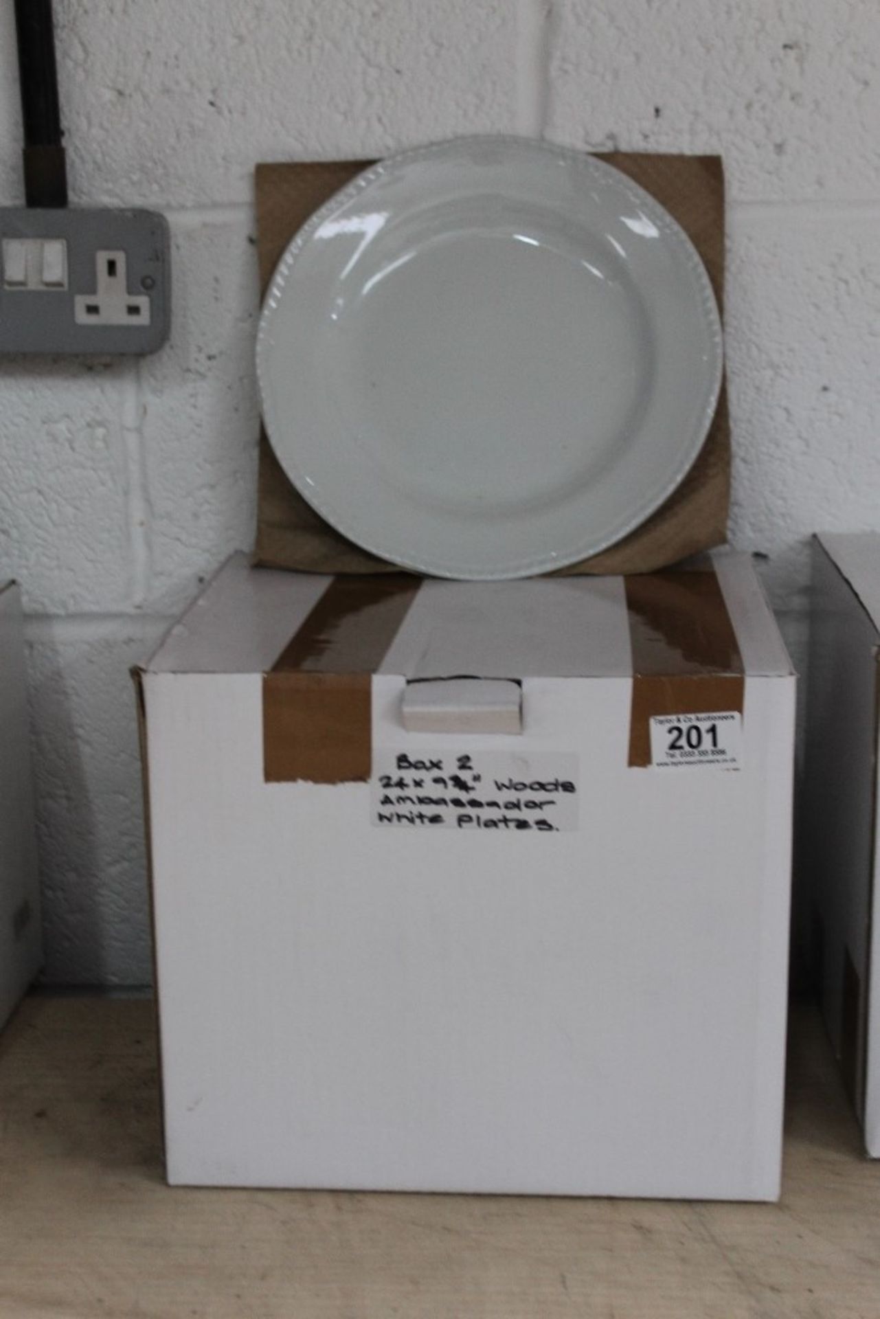 24 x 9 ¾” Plates – Woods Ambassador – White – NO VAT