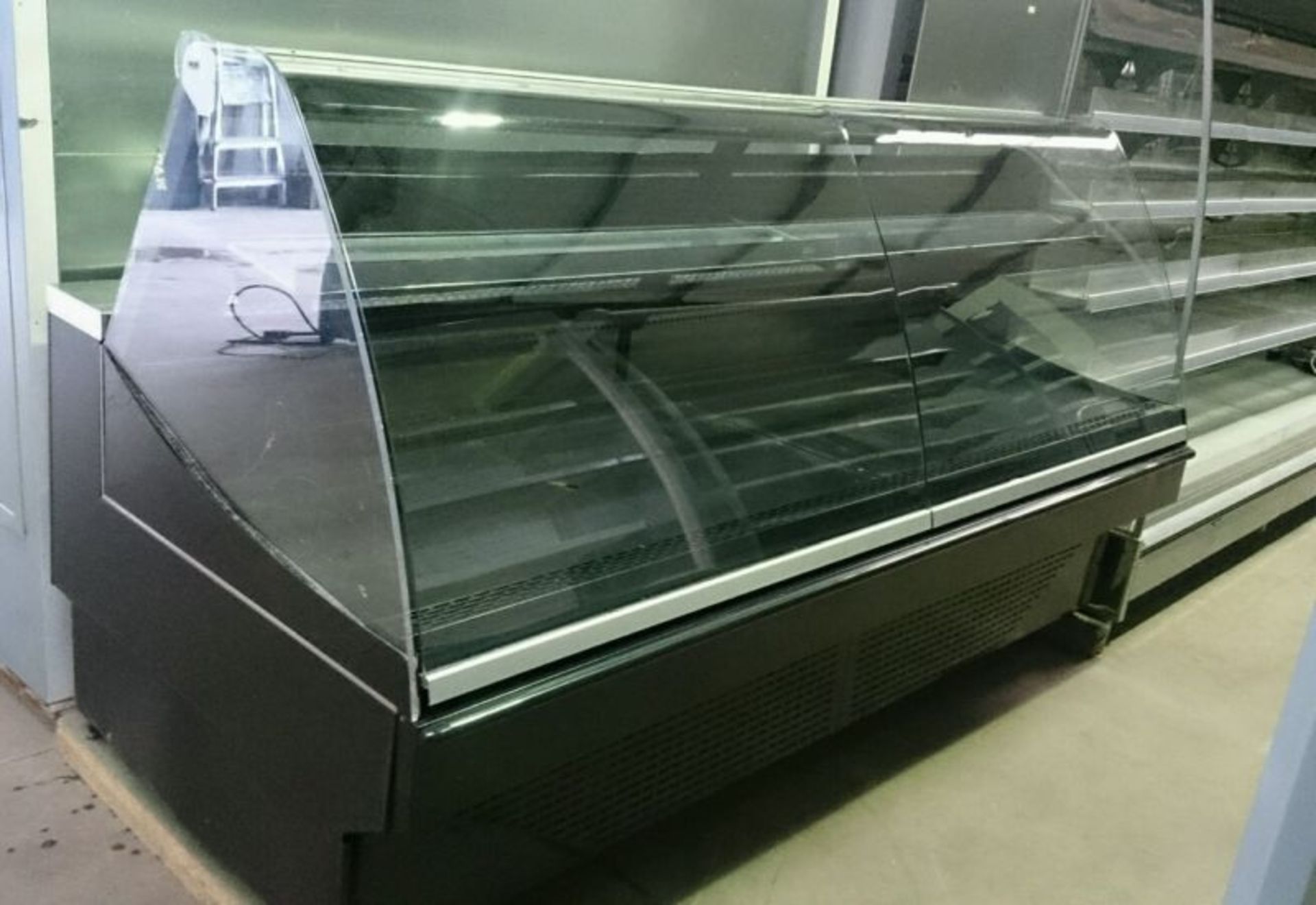 Serve Over Counter Refrigerated Display - H120cm W260cm D90cm