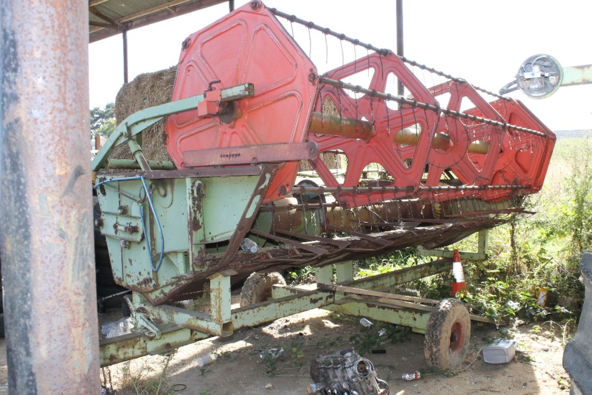 Combine Harvester – Claas Manns Combine with Header Unit – Starts & Runs - Image 5 of 8