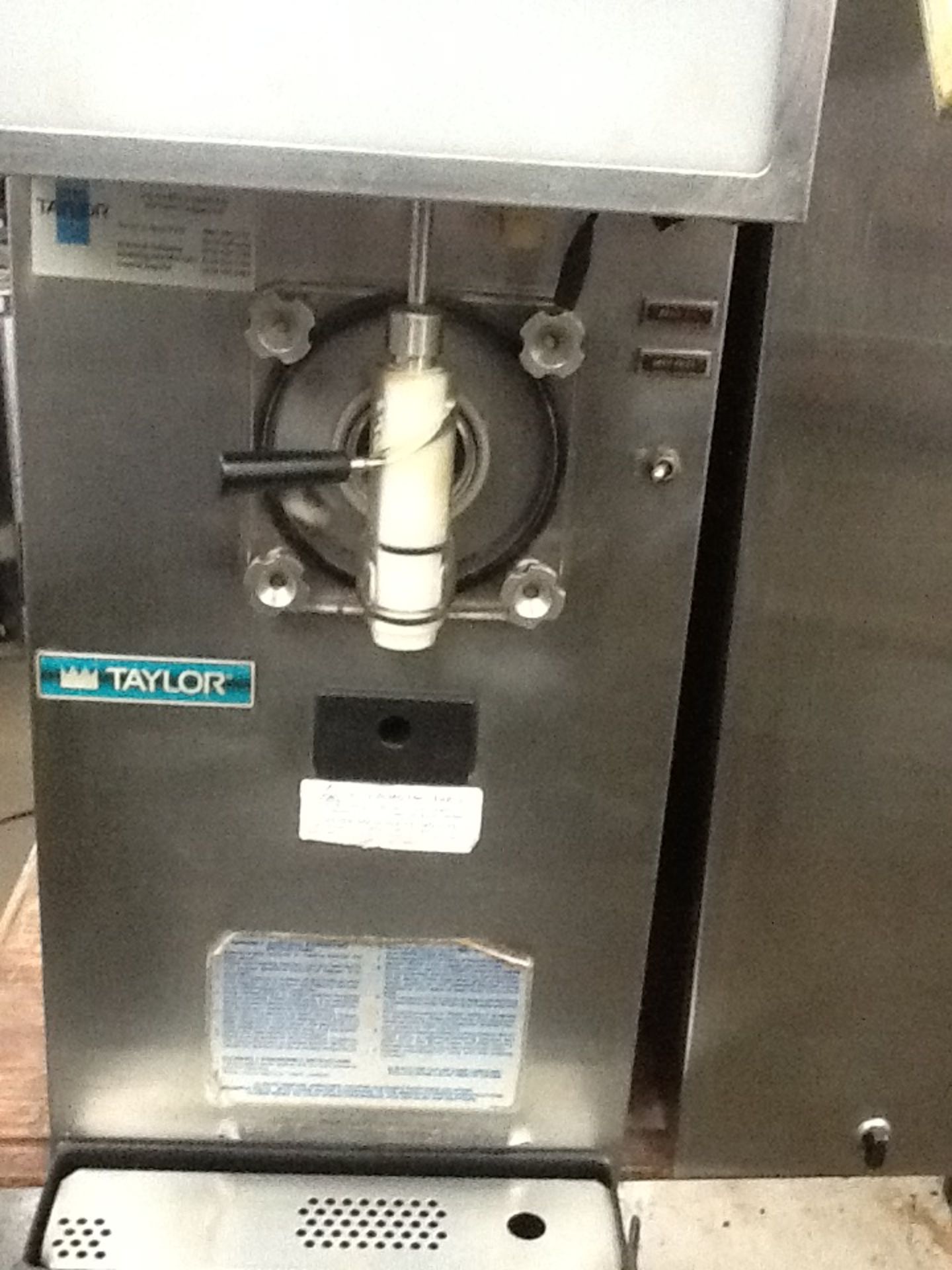 Taylor's Milkshake Machine - Eight Flavour selection capacity – 1ph- NO VAT - Image 2 of 5