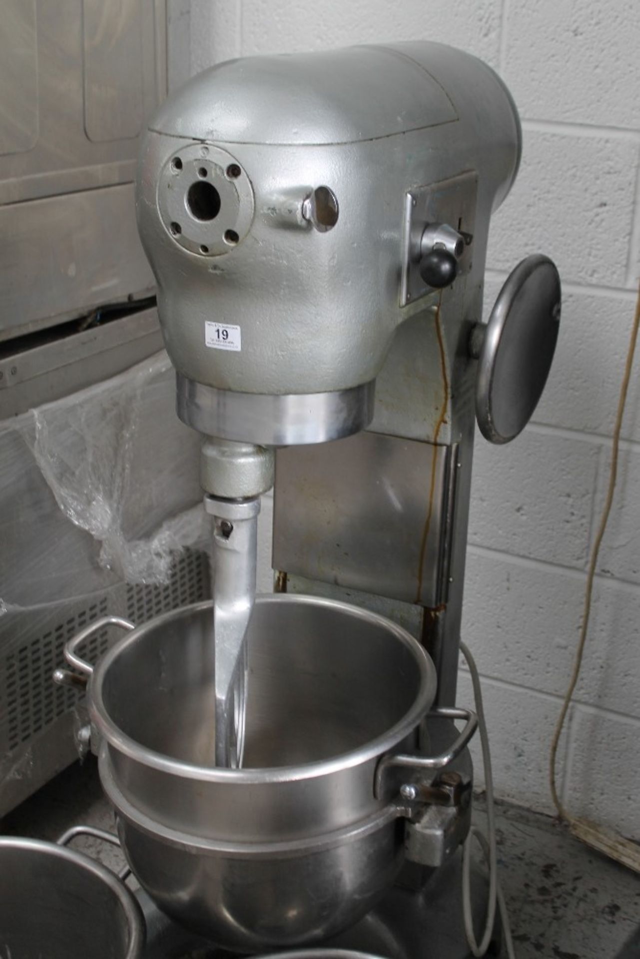 Hobart 30 Qrt Planetary Mixer with Beater , Whisk, Dough Hook + 3 Bowls – 3-ph- Tested – NO VAT - Image 2 of 6