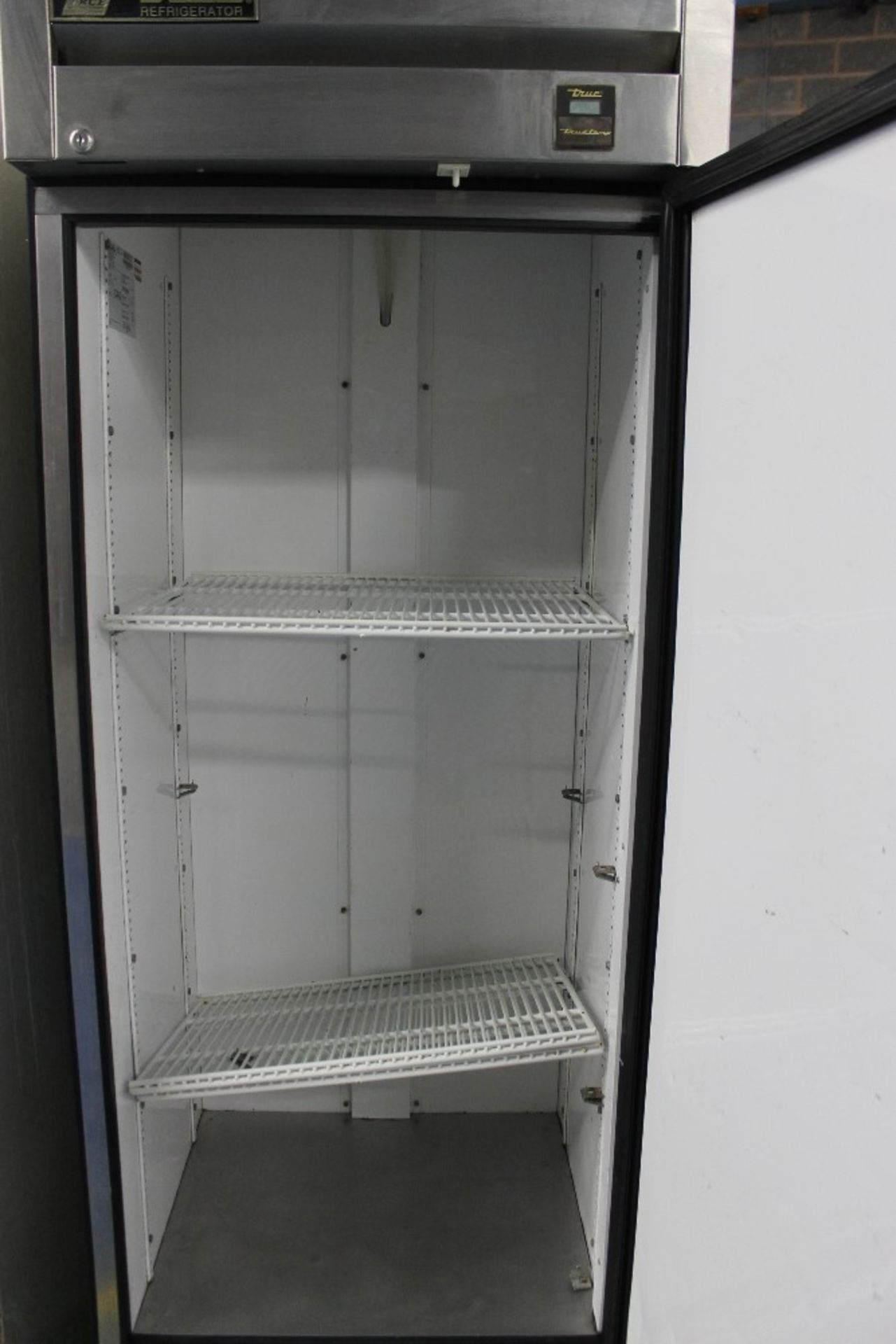 True Commercial Catering Fridge – Tested –2 Shelves - missing base plate Collect from Alcester ,