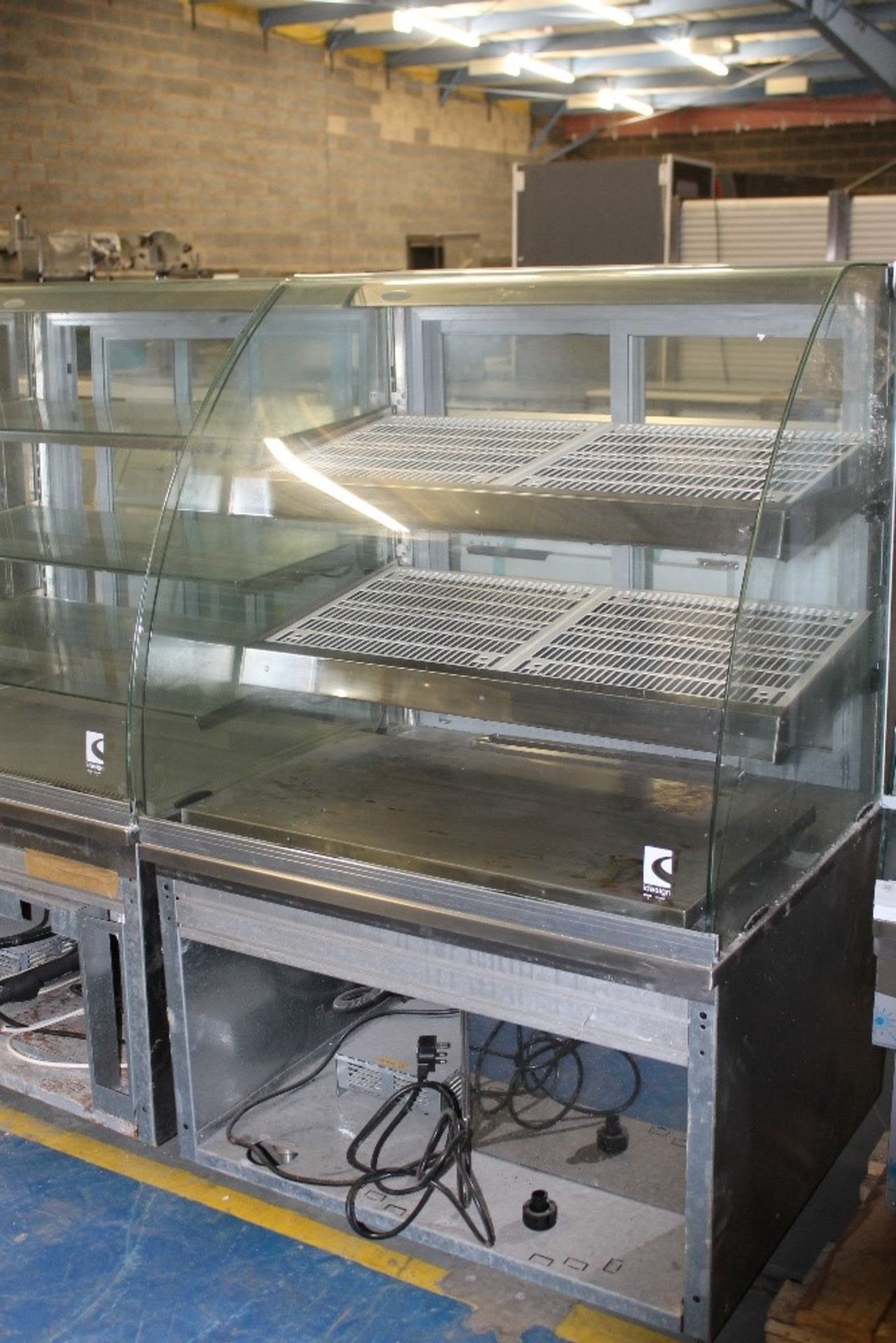 Counterline Hot Food Display Counter – missing base plate – Tested W90cm x H150cm x D80cm Collect