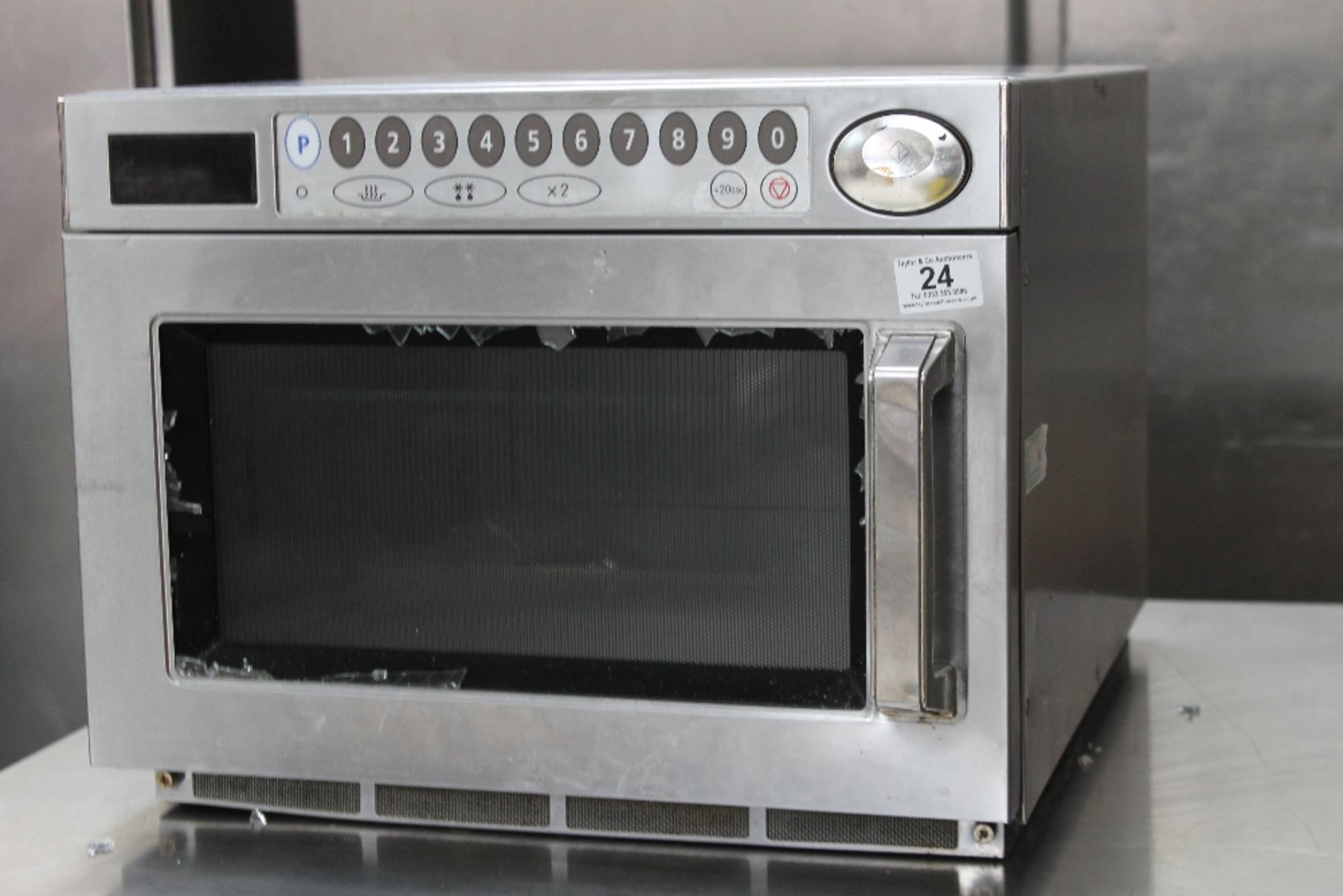 Samsung 800w Commercial Microwave – broken glass – Tested – NO VAT