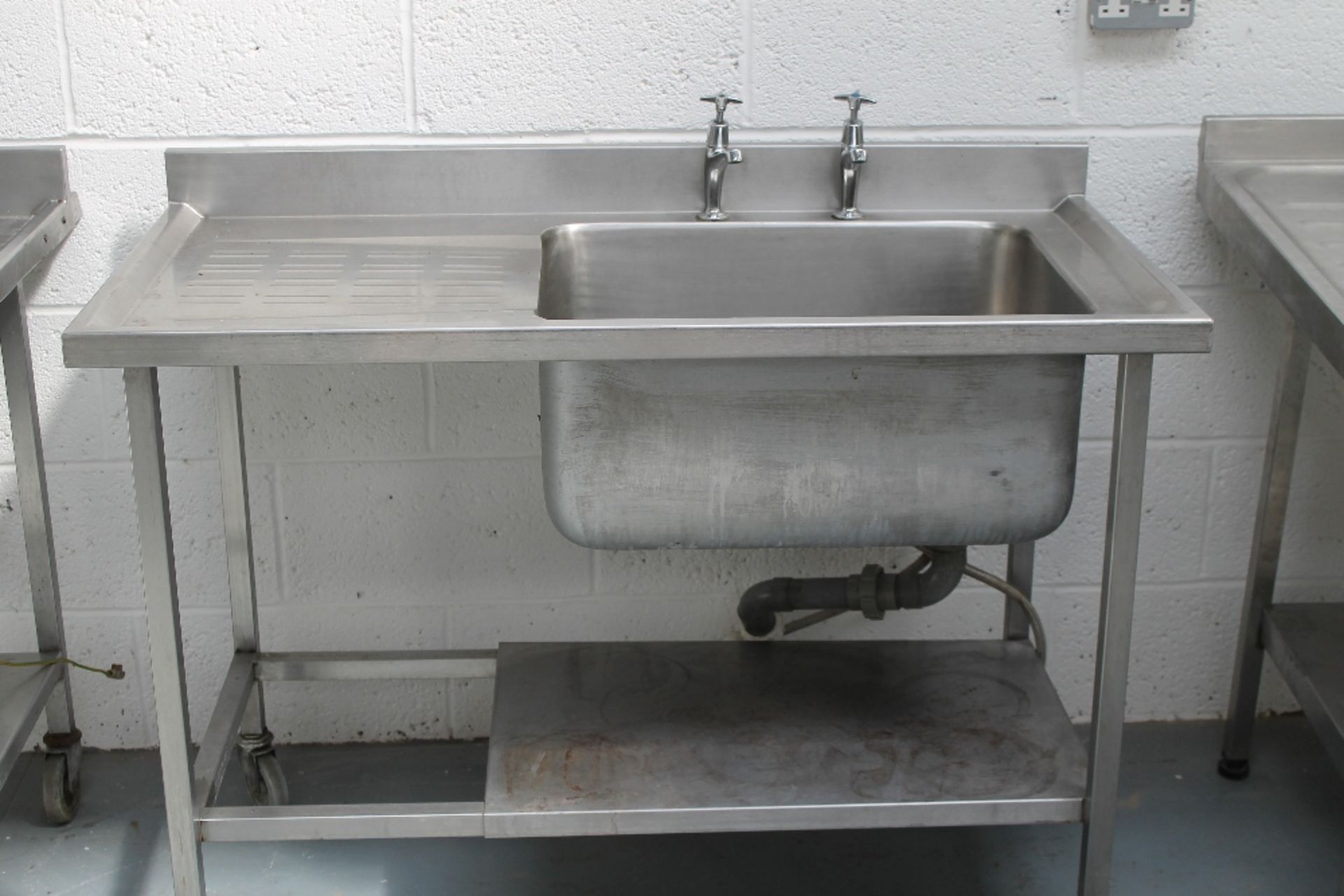 Stainless Steel Single Bowl Sink – Mobile – with Splash back – NO VAT   W120cm x H92cm x D68cm