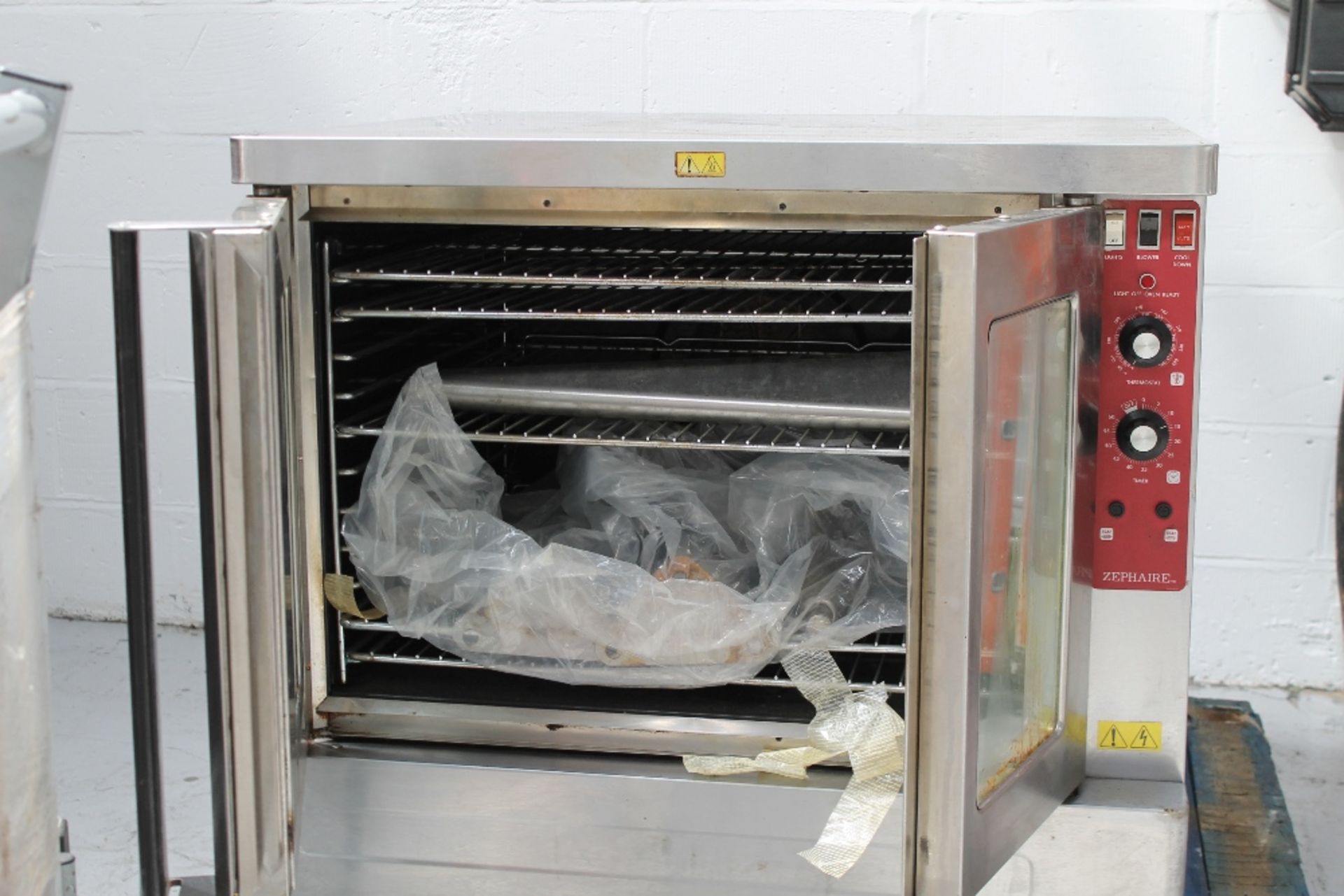 Large Blodgett Zephaire Oven – on legs – 3-ph Electric –Tested – NO VAT   Legs currently removed - Image 3 of 3