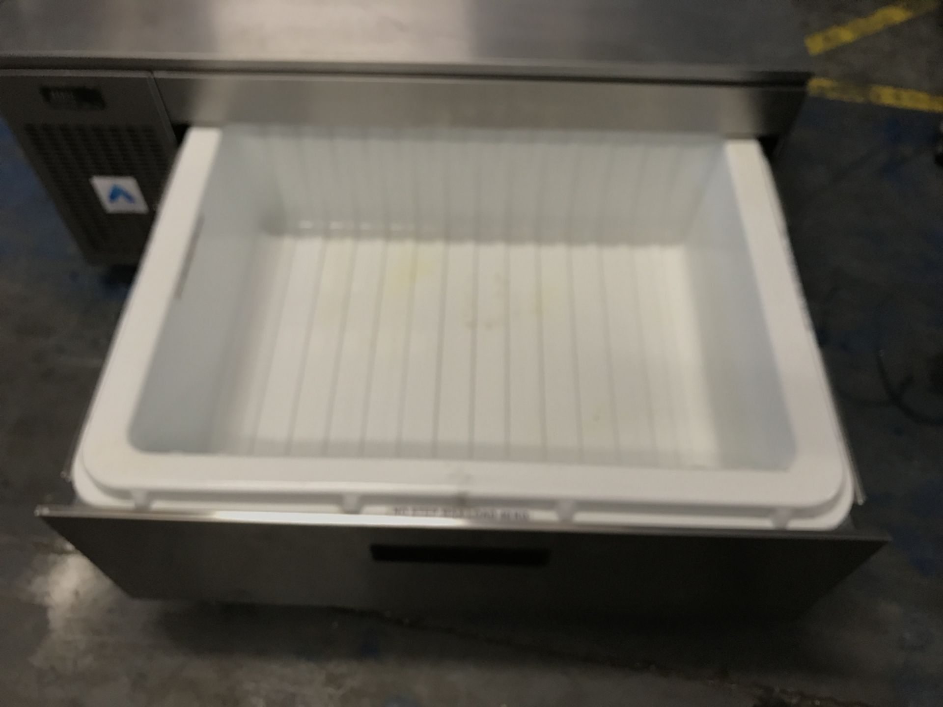 Adande Single Draw Unit can be adjusted to either fridge or freezer, currently with freezer insert - Image 3 of 3