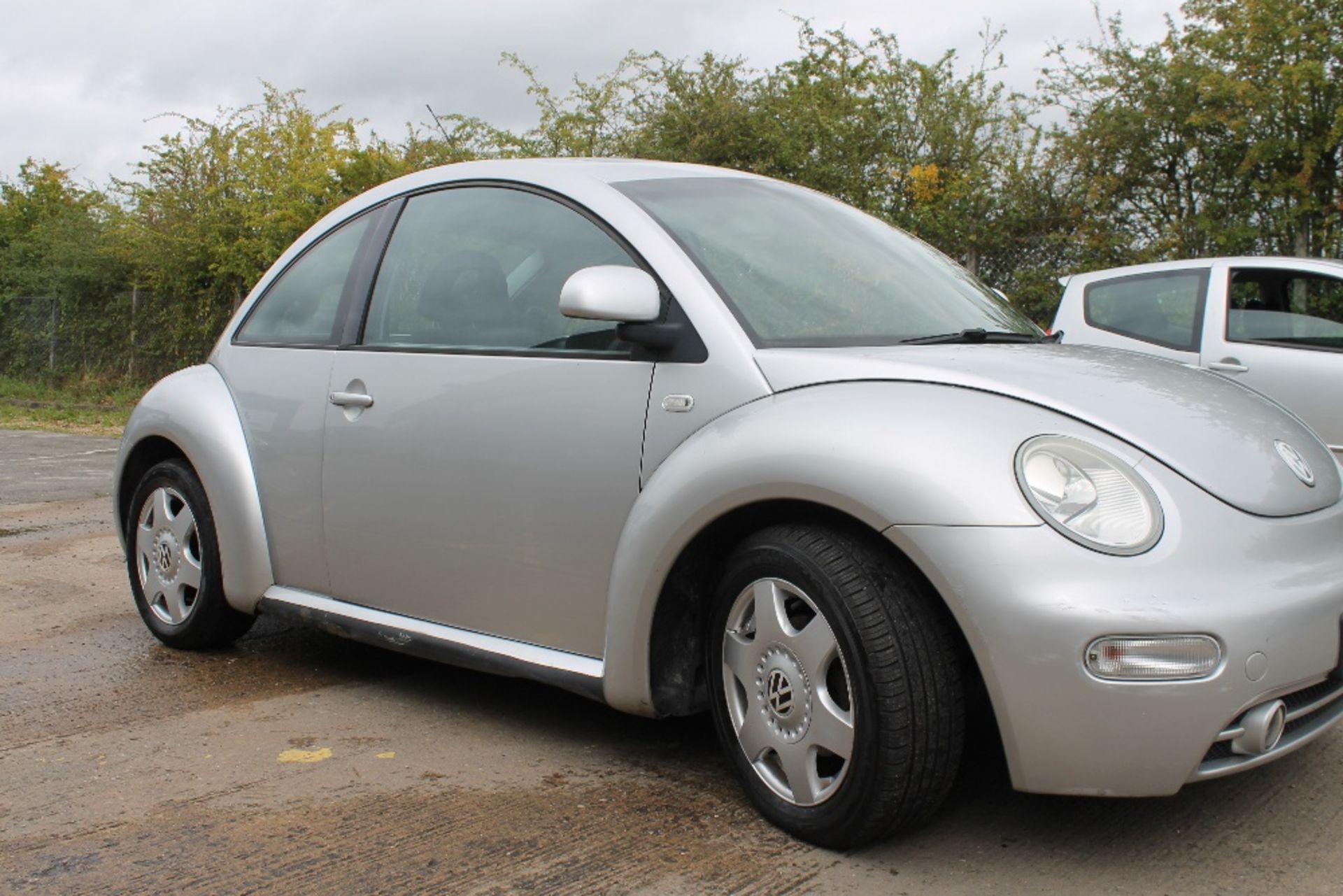 2000 VW BEETLE SILVER 2.0Ltr PETROL Reg: W223 PVU MOT: 17-05-2018 Mileage: 120,238 Service History : - Image 3 of 12