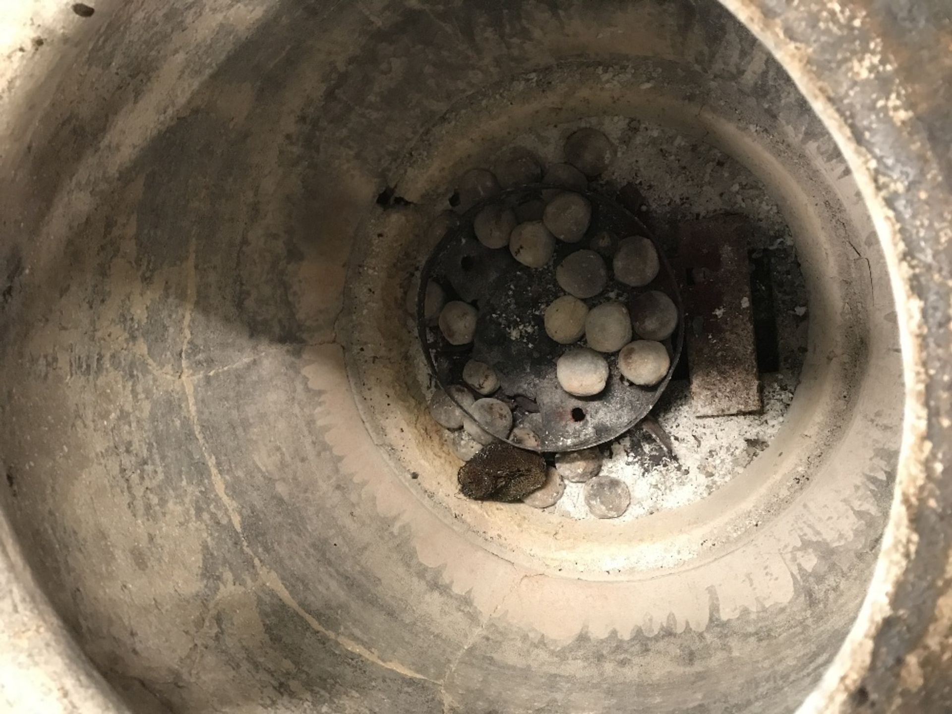 Shaan Tandoori, stone all good, removed from large working kitchen - Nat Gas - 710 x 840 mm - Image 2 of 2