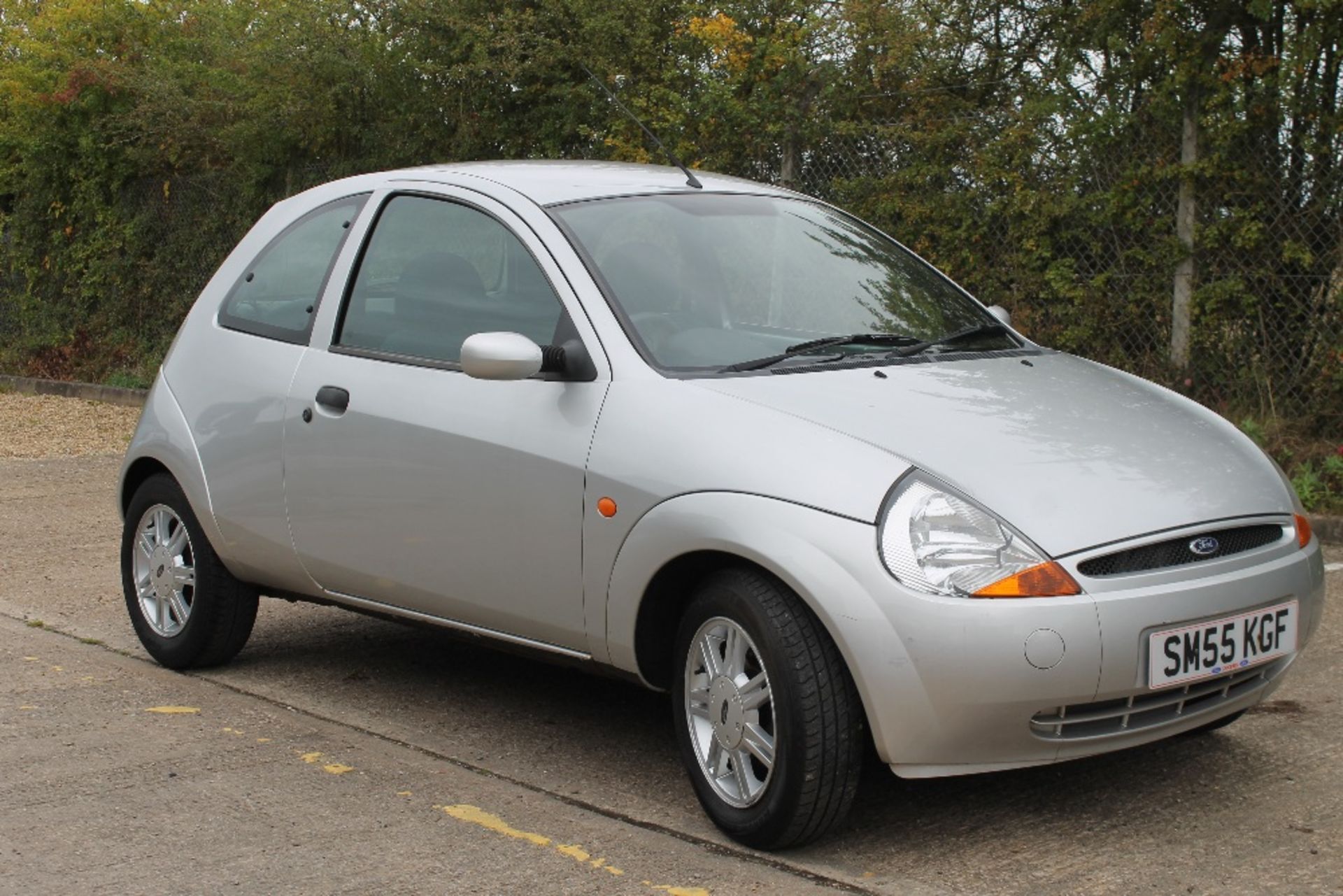 2005 FORD KA STYLE SILVER 1.3 PETROL 3 DOORS MANUAL HATCHBACK Reg: SM55 KGF MOT: 11-12-2017 - Image 3 of 6