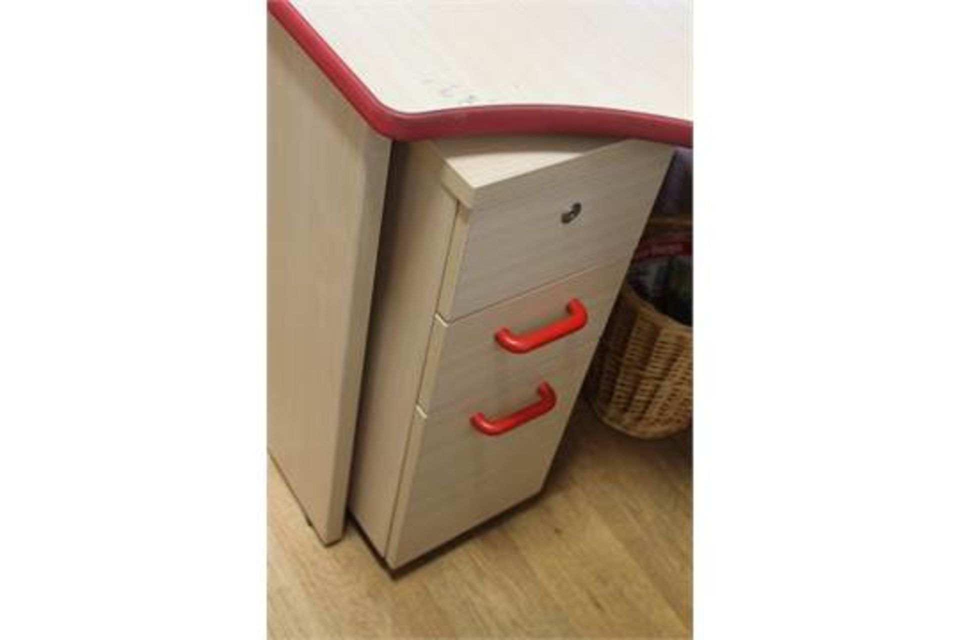 Office Furniture - Pine Wood - NO VAT This very modern office set consists large office desk - set - Image 3 of 4