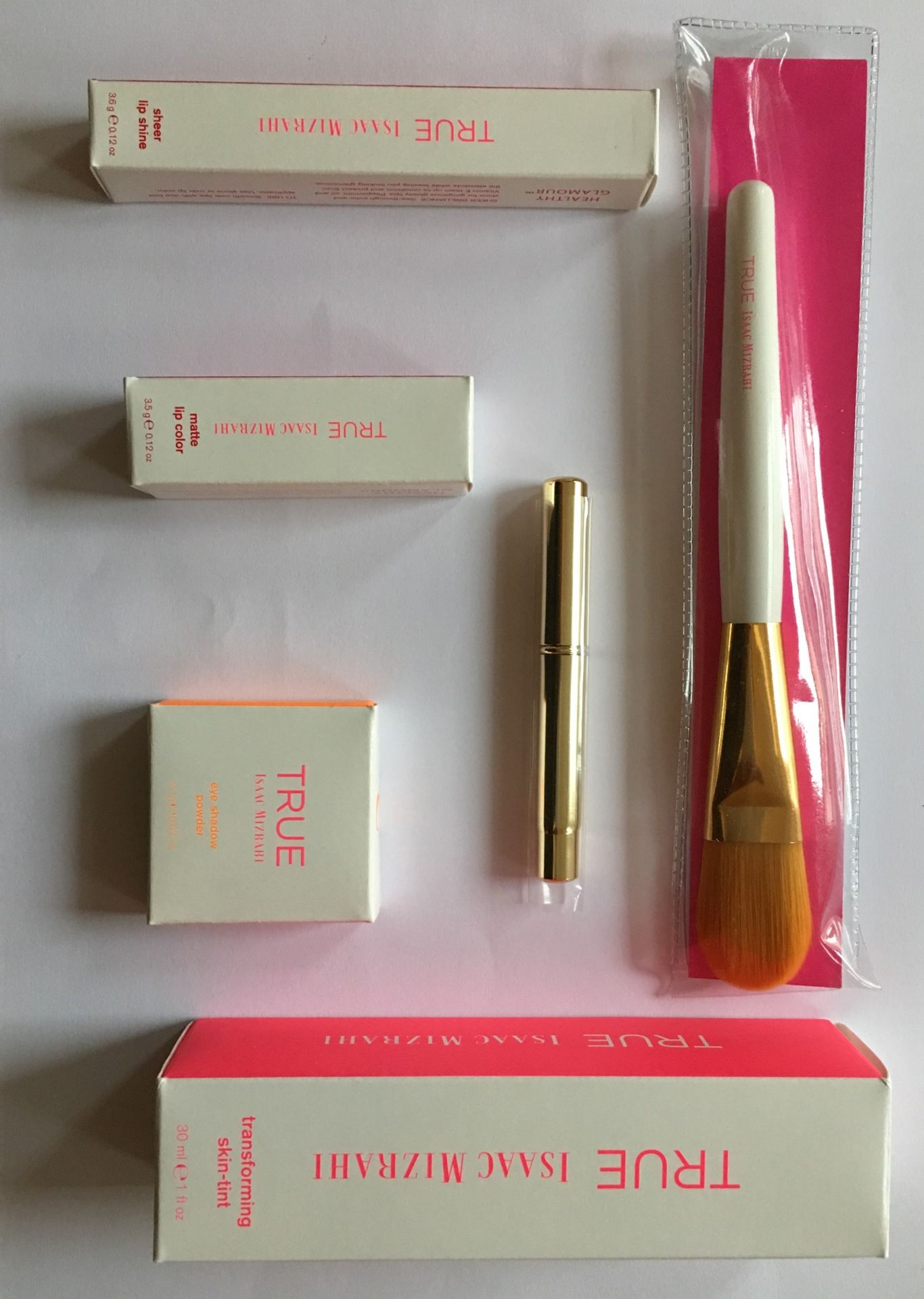 100 x True by Issac Mizrahi – 6 Gift Item Set RRP £60 per set Each set is individually packed in a