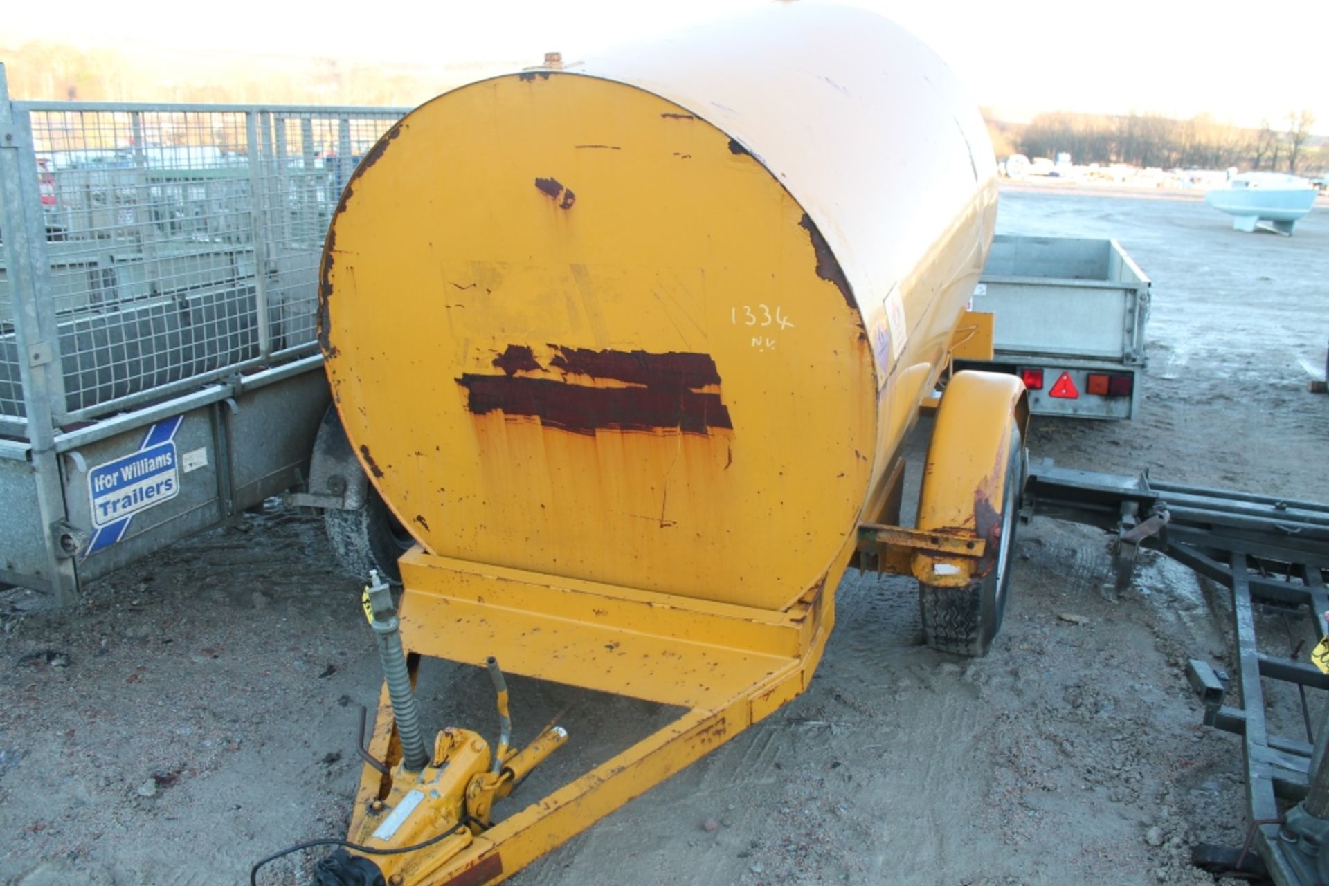 DIESEL TANK ON TRAILER