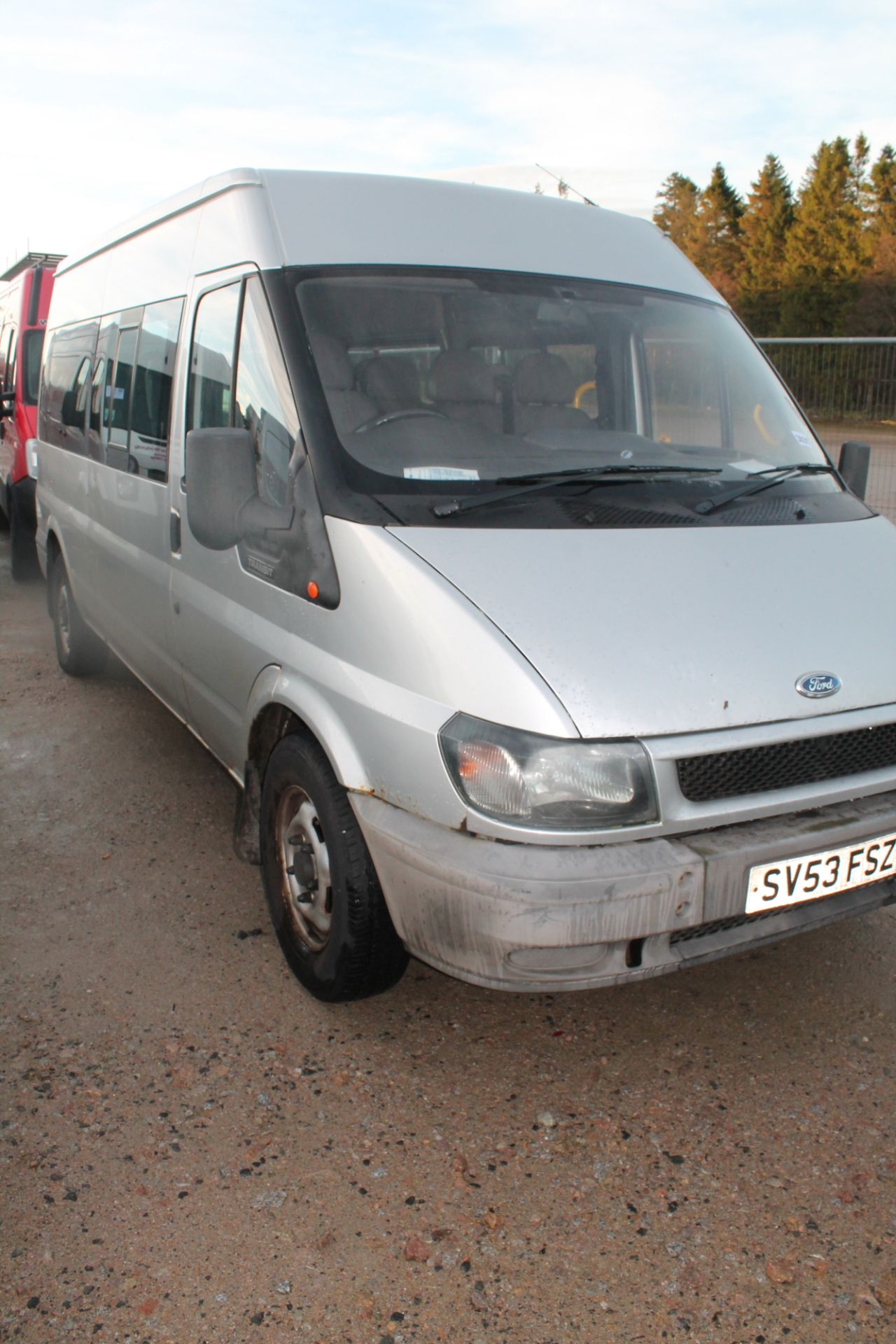 Ford Transit - 2402cc 3 Door Minibus - Image 2 of 4