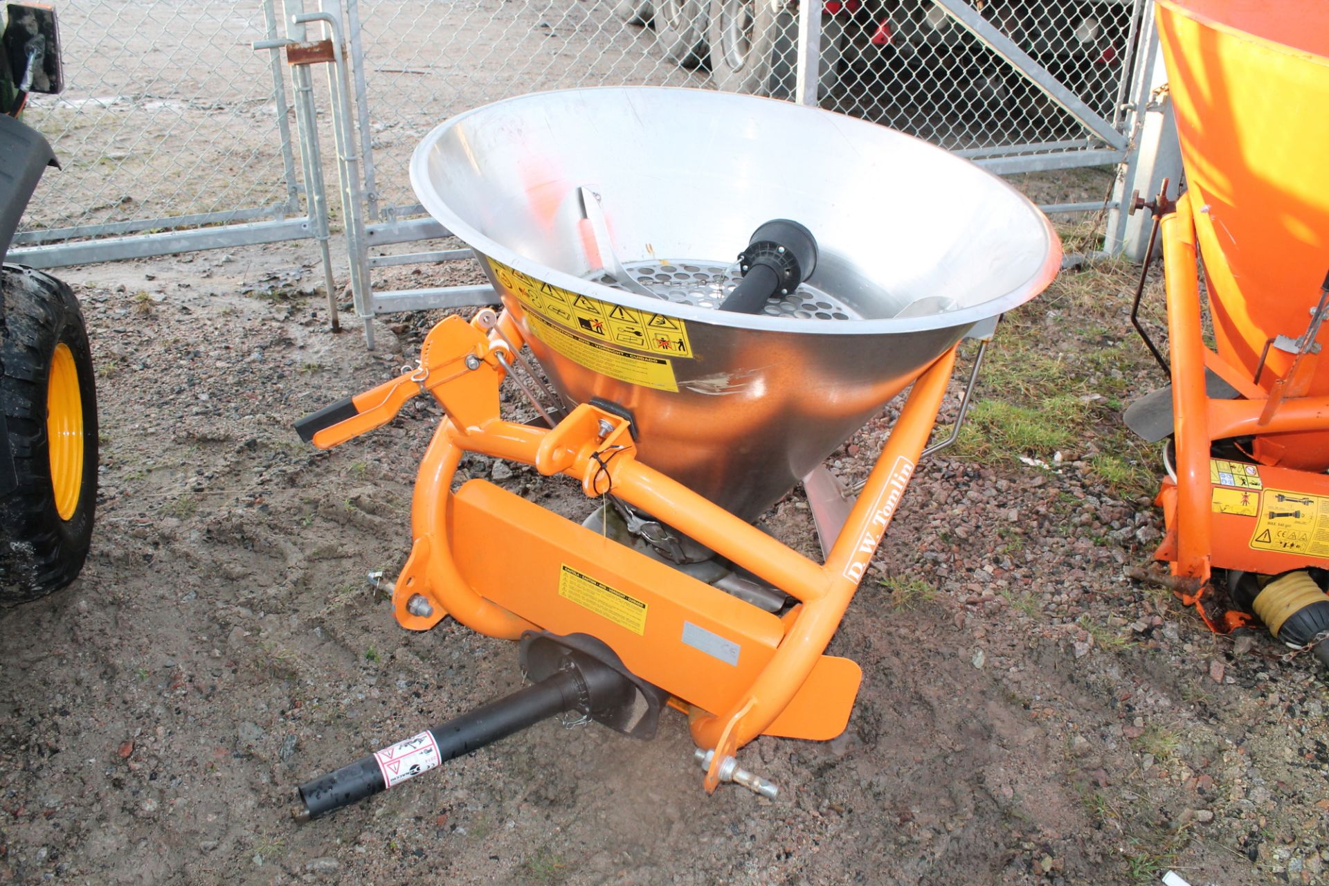 TOMLIN SALT SPREADER PTO IN P/CABIN