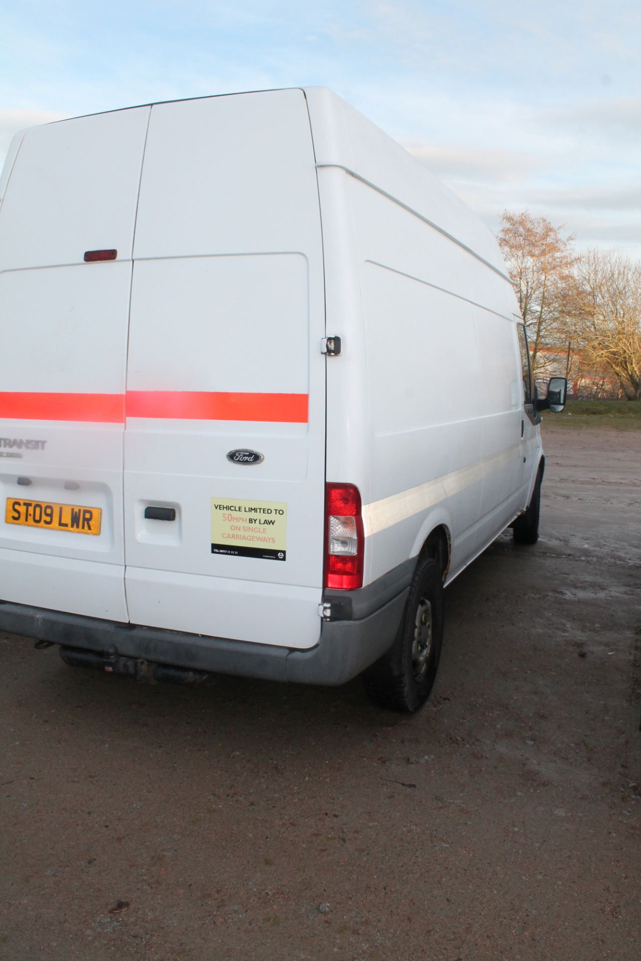 Ford Transit 115 T350l Rwd - 2402cc 2 Door Van - Image 3 of 4