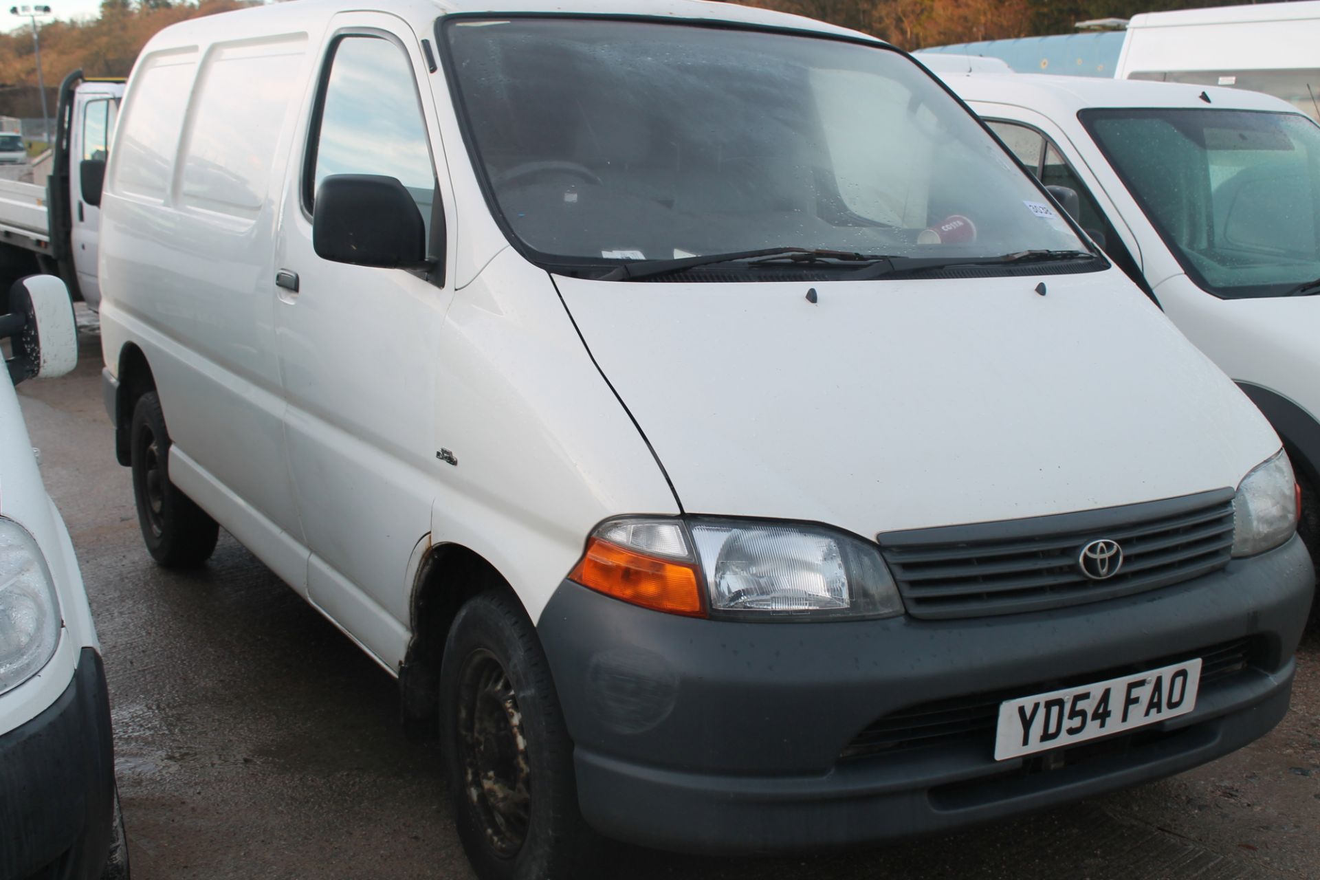 Toyota Hiace 280 Gs Swb 88 Bhp - 2494cc 2 Door Van - Image 2 of 4