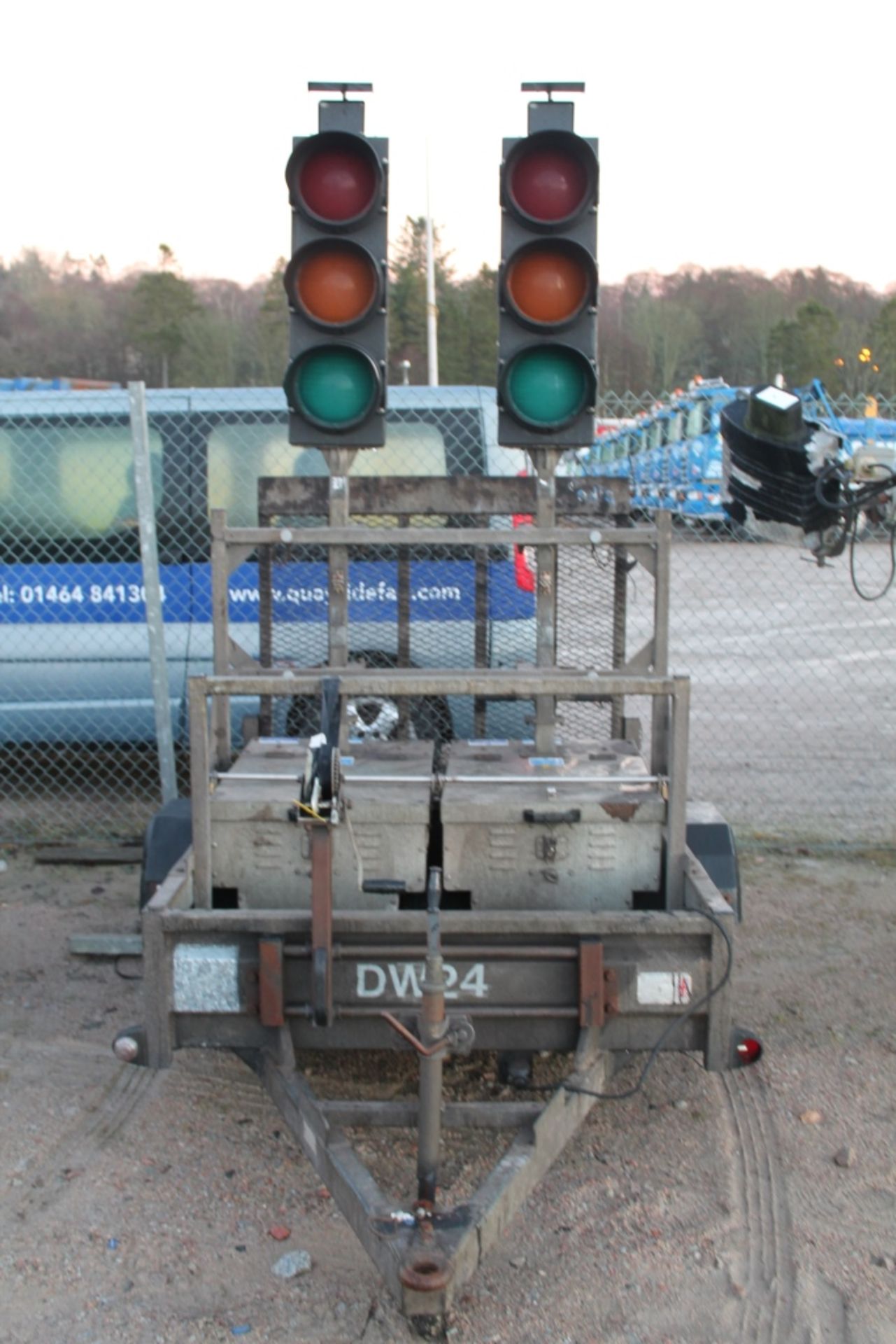 TRAFFIC LIGHT SYSTEM ON TRAILER