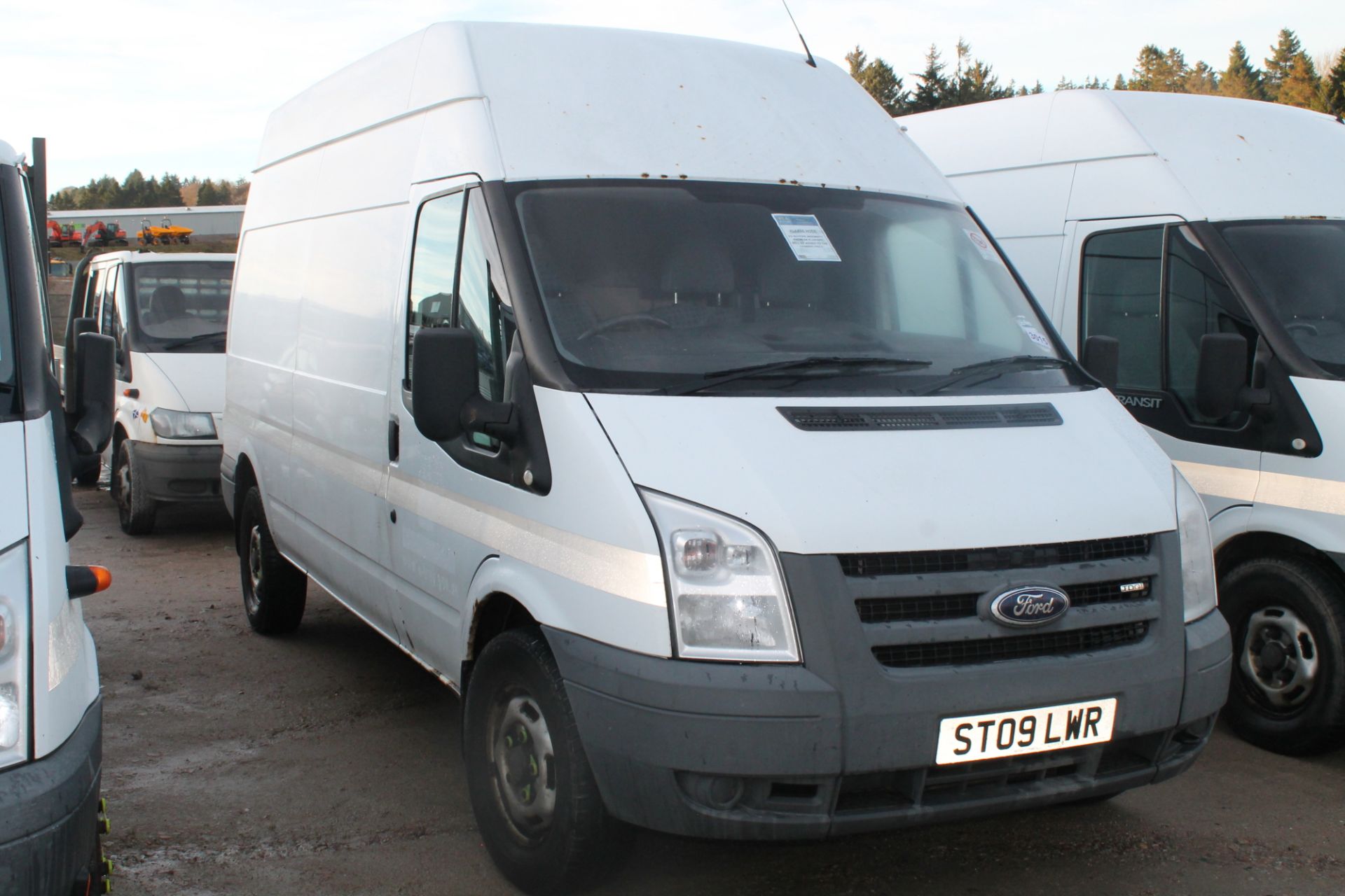 Ford Transit 115 T350l Rwd - 2402cc 2 Door Van - Image 2 of 4