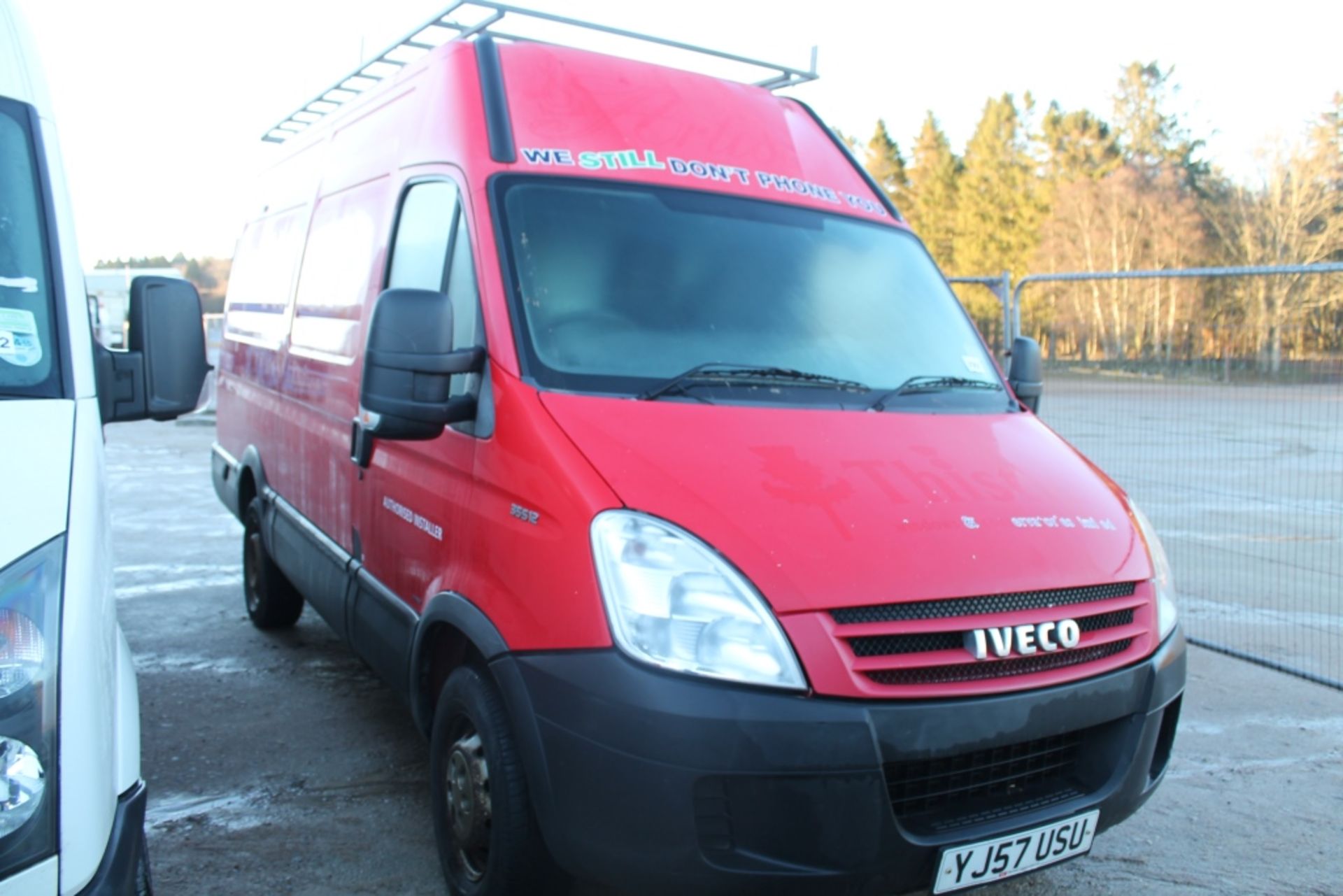 Iveco Daily 35s12 Mwb - 2287cc 2 Door Van - Image 2 of 4