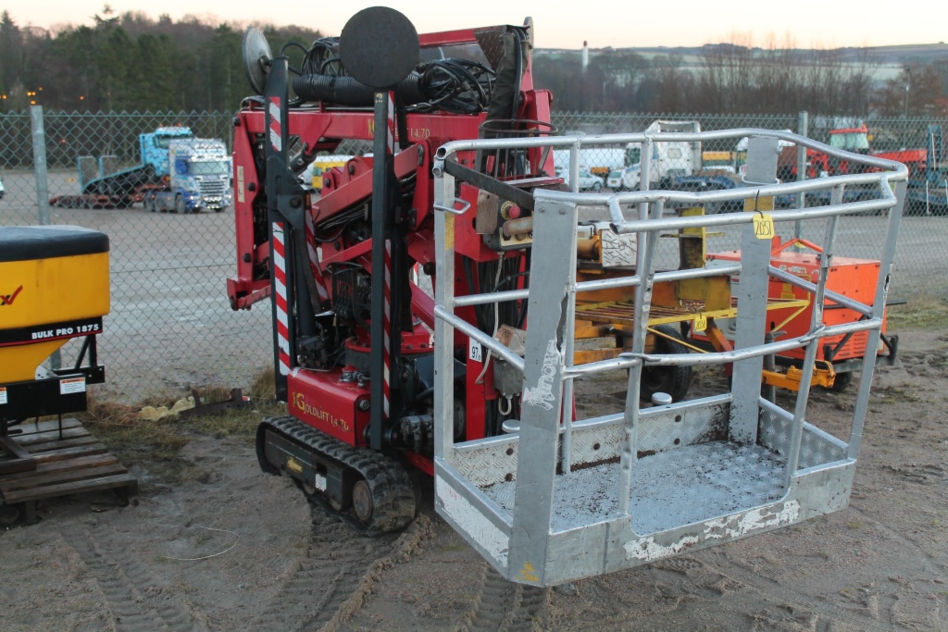 HINOWA GOLDLIFT ACCESS PLATFORM