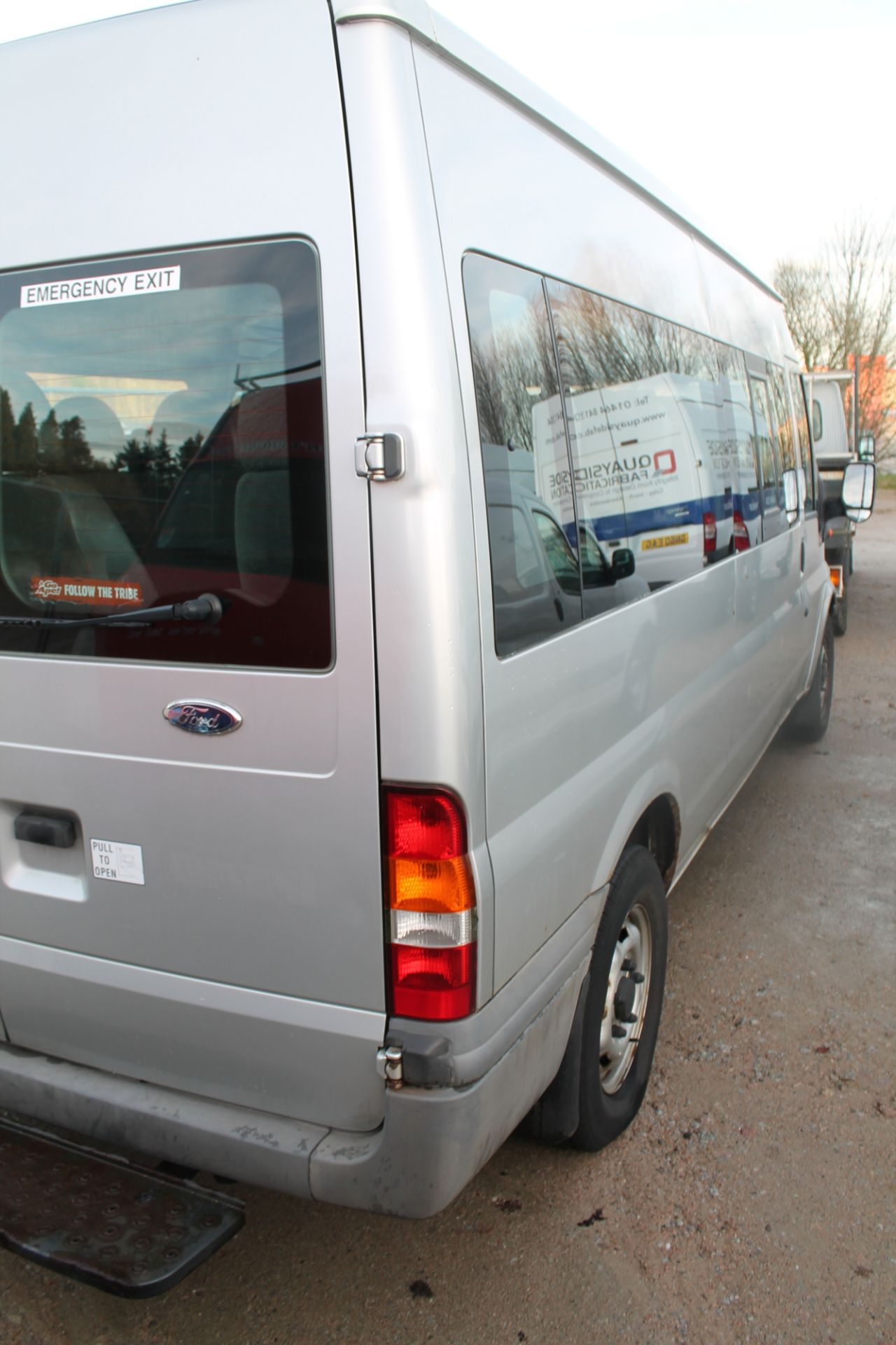 Ford Transit - 2402cc 3 Door Minibus - Image 3 of 4