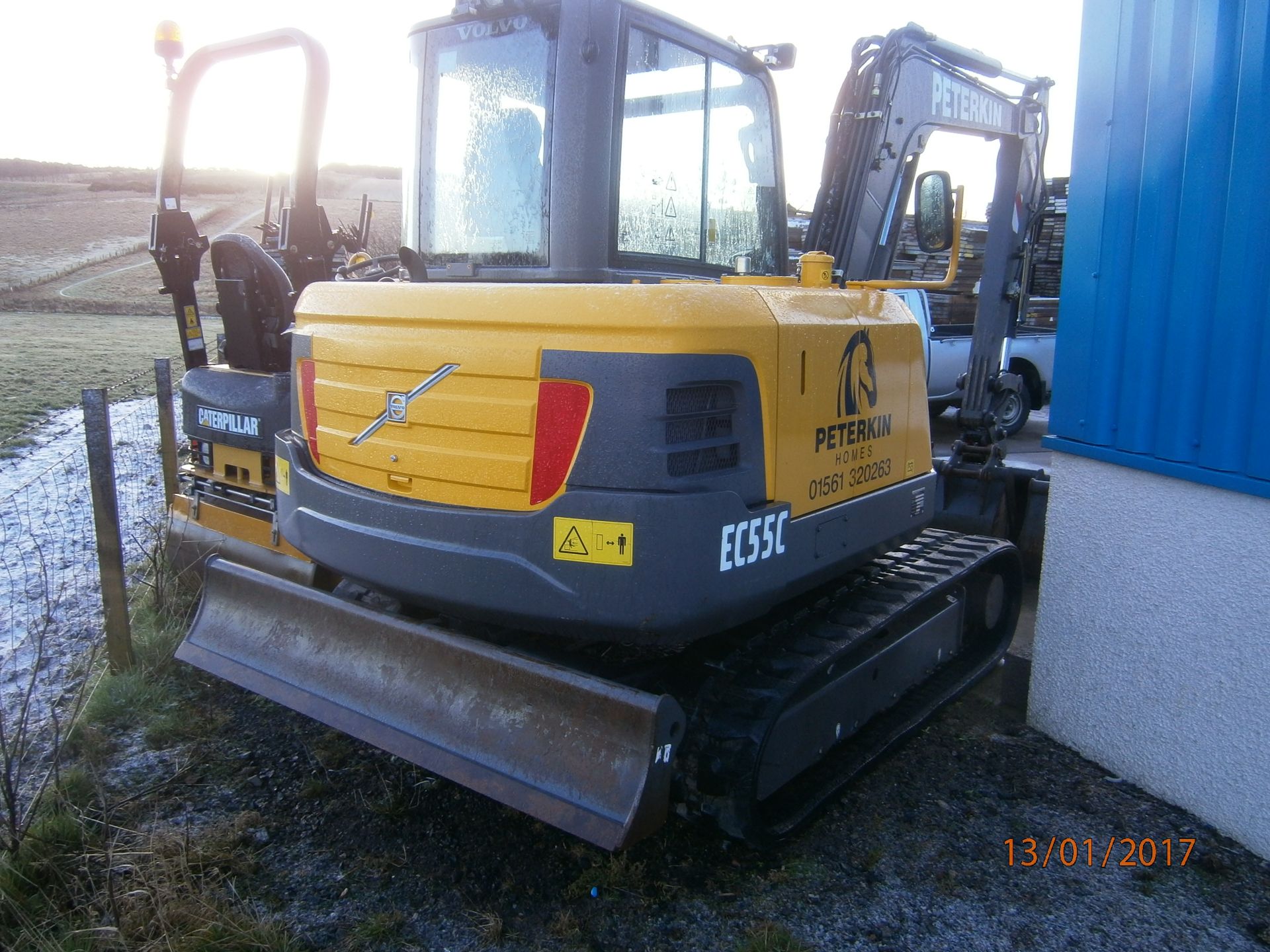 1 No. Volvo Combo EC55C 6 Tonne Excavator - Year 2016 - Serial No. VCEEC55CH00113437 - - Image 2 of 4