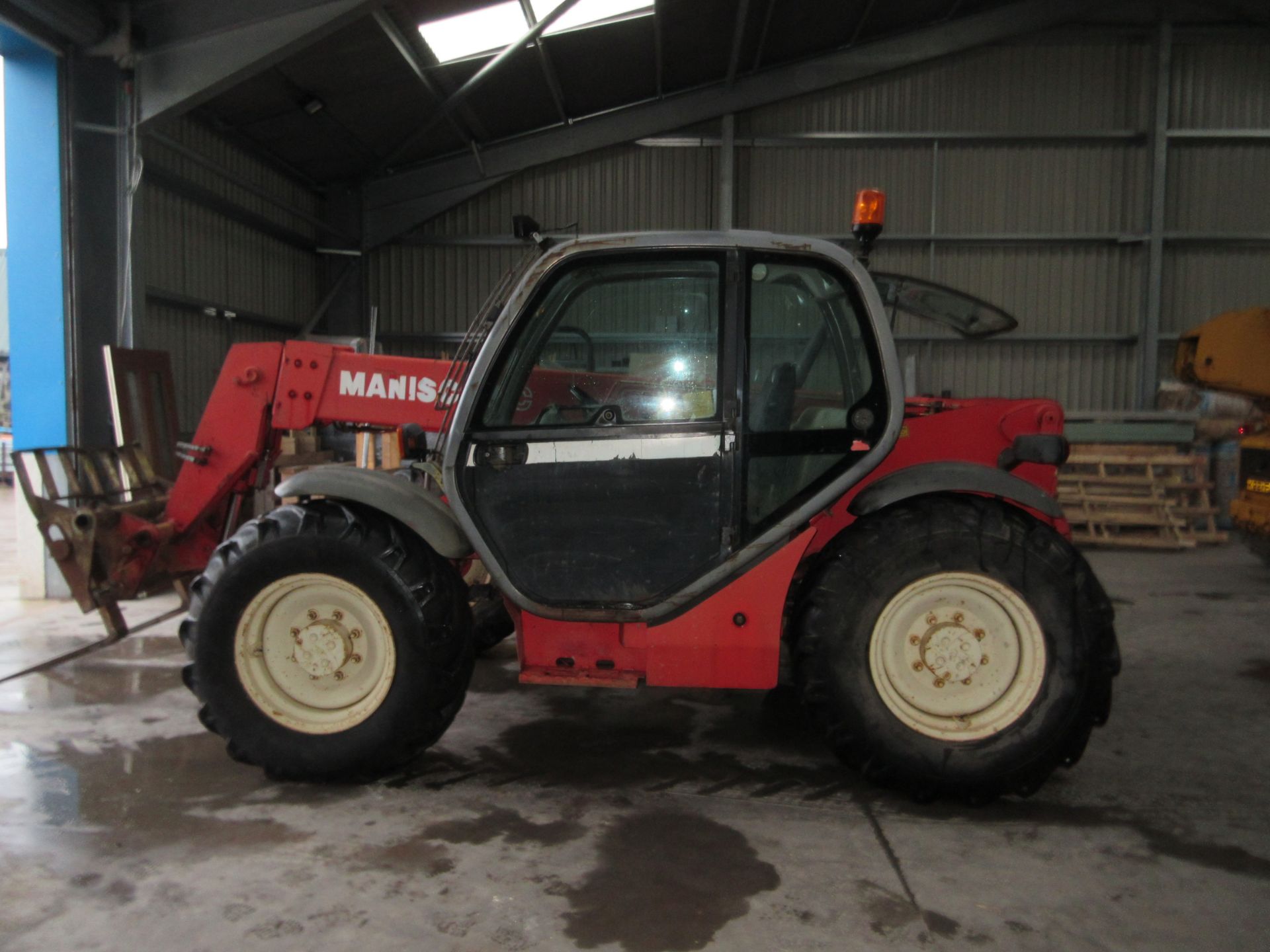 1 No. X853 NSS - Manitou MT732 Telehandler - 7m Reach - Date of 1st Registration 01/09/2000 - Image 2 of 5