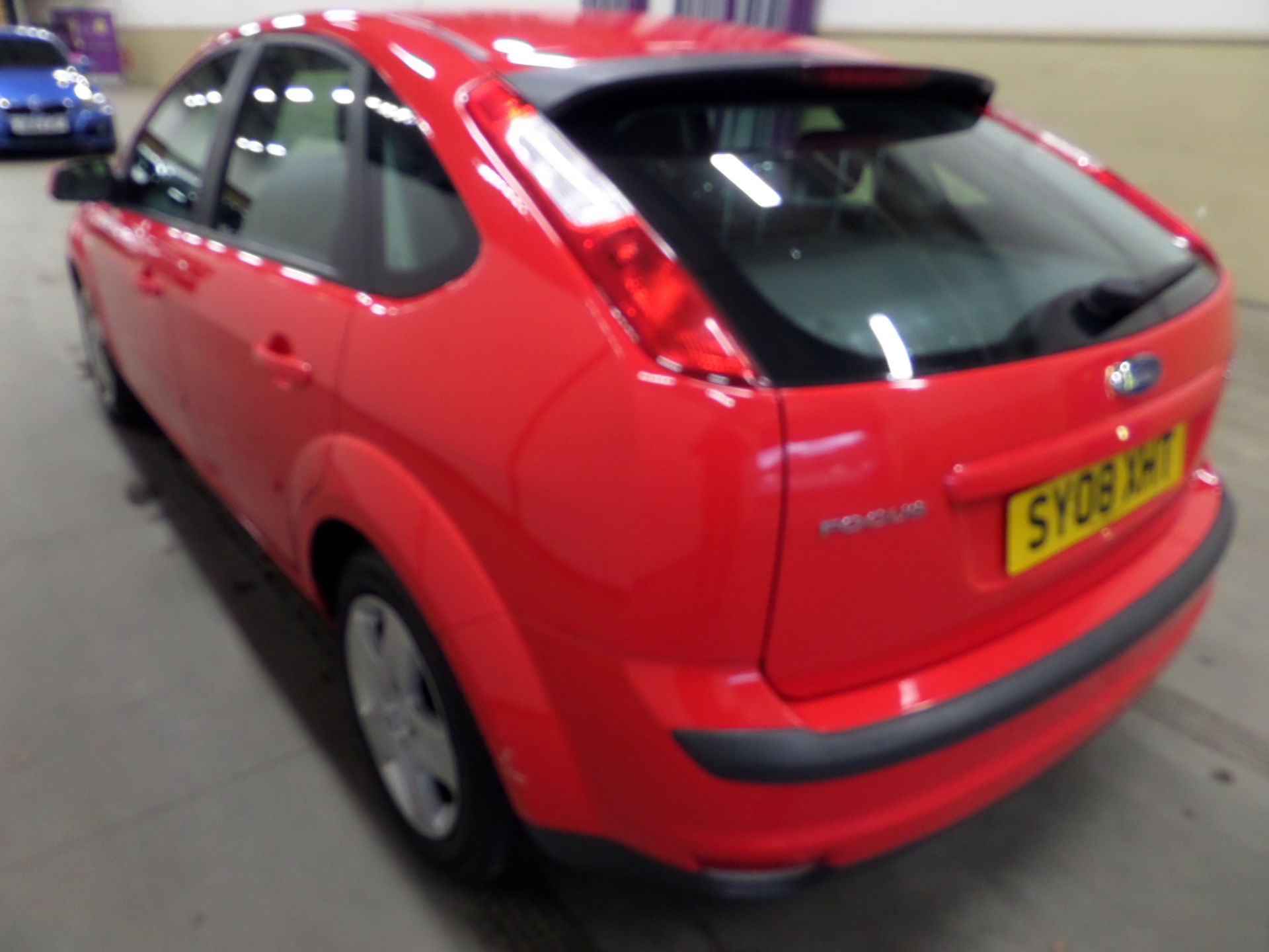 Ford Focus Style - 1596cc 5 Door - Image 3 of 9