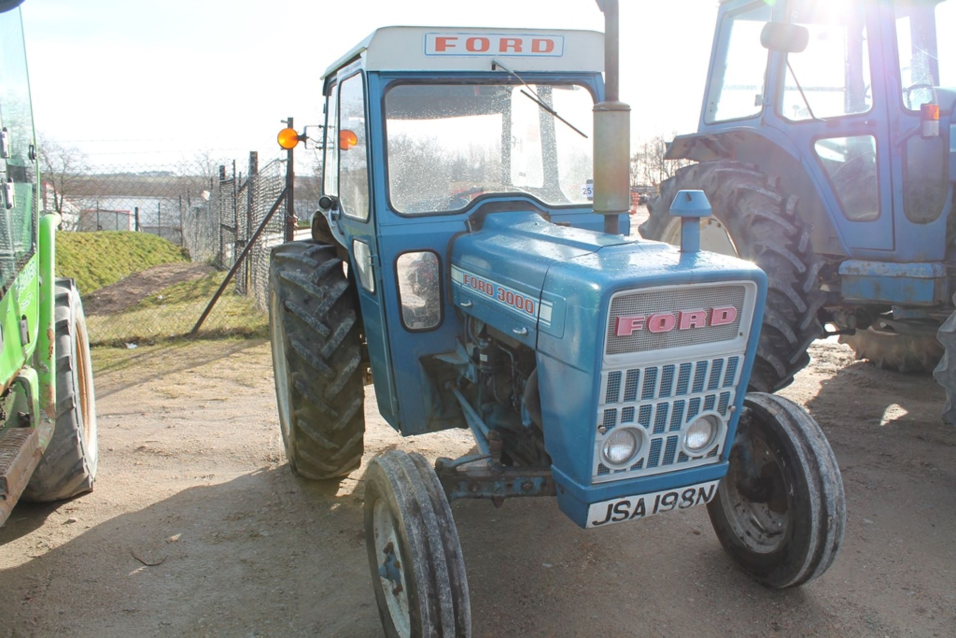 Ford 3000 Tractor - Image 3 of 10