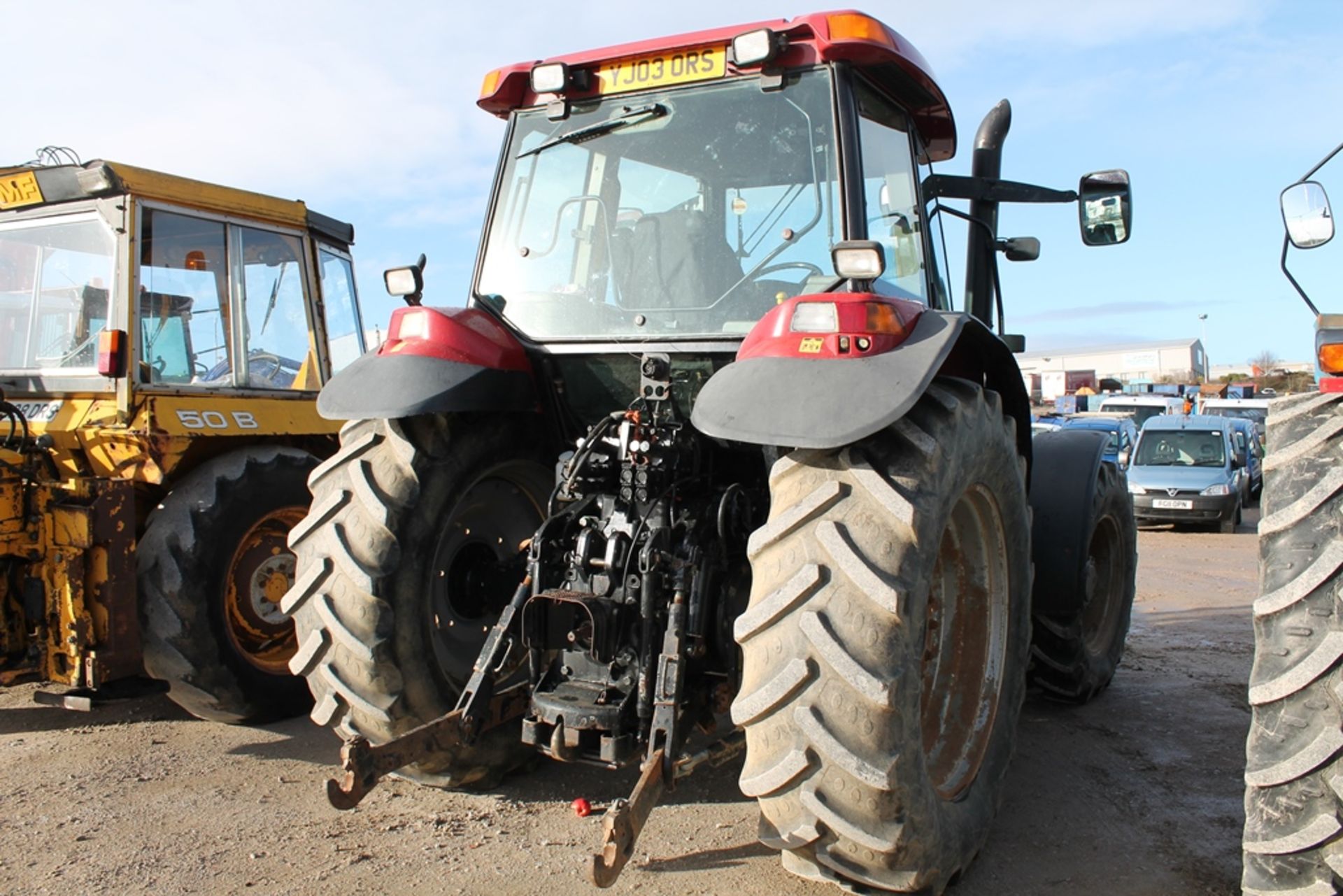 Case International UnknowN - 0cc 2 Door Tractor - Image 8 of 12