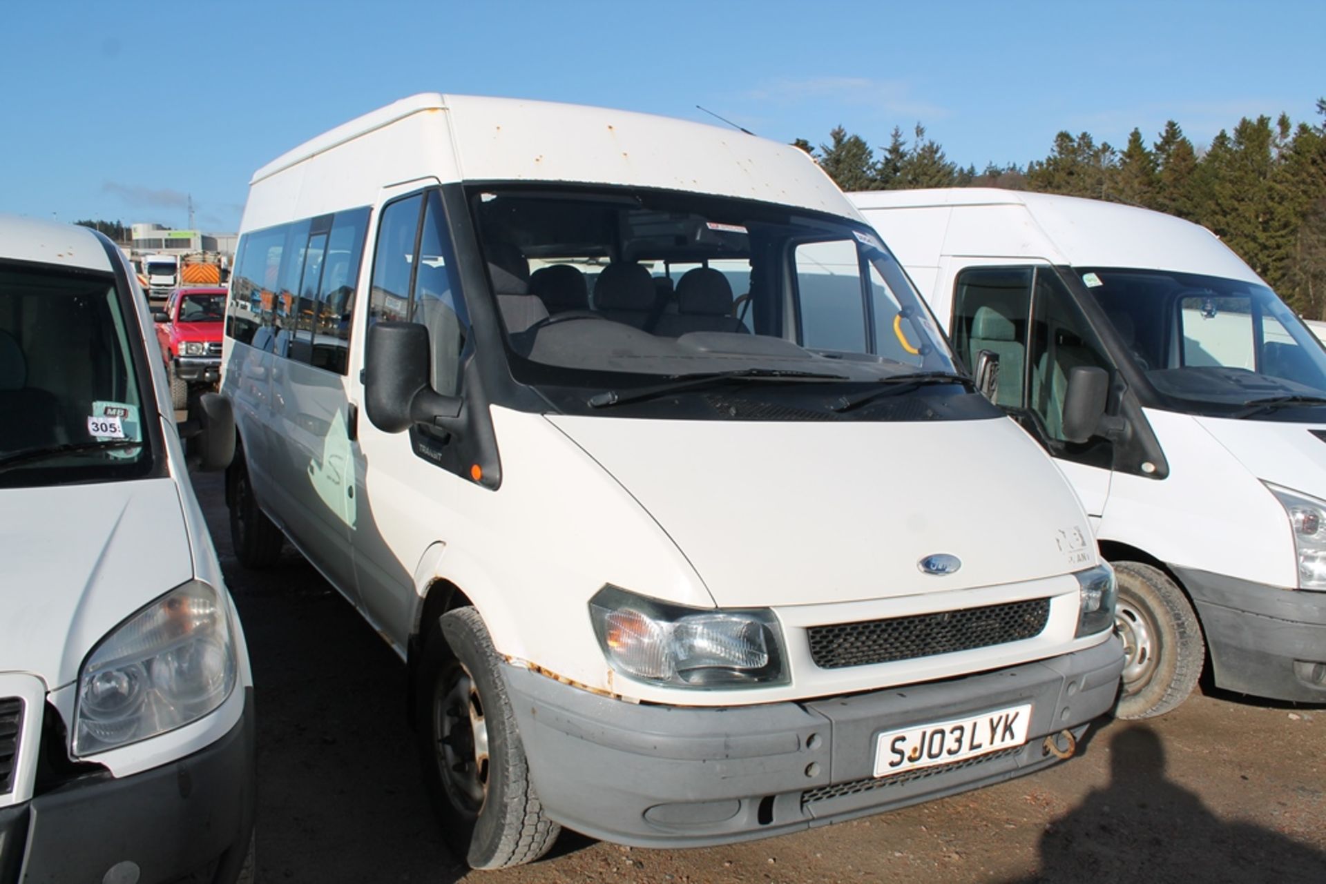 Ford Transit - 2402cc 3 Door Minibus - Image 3 of 8