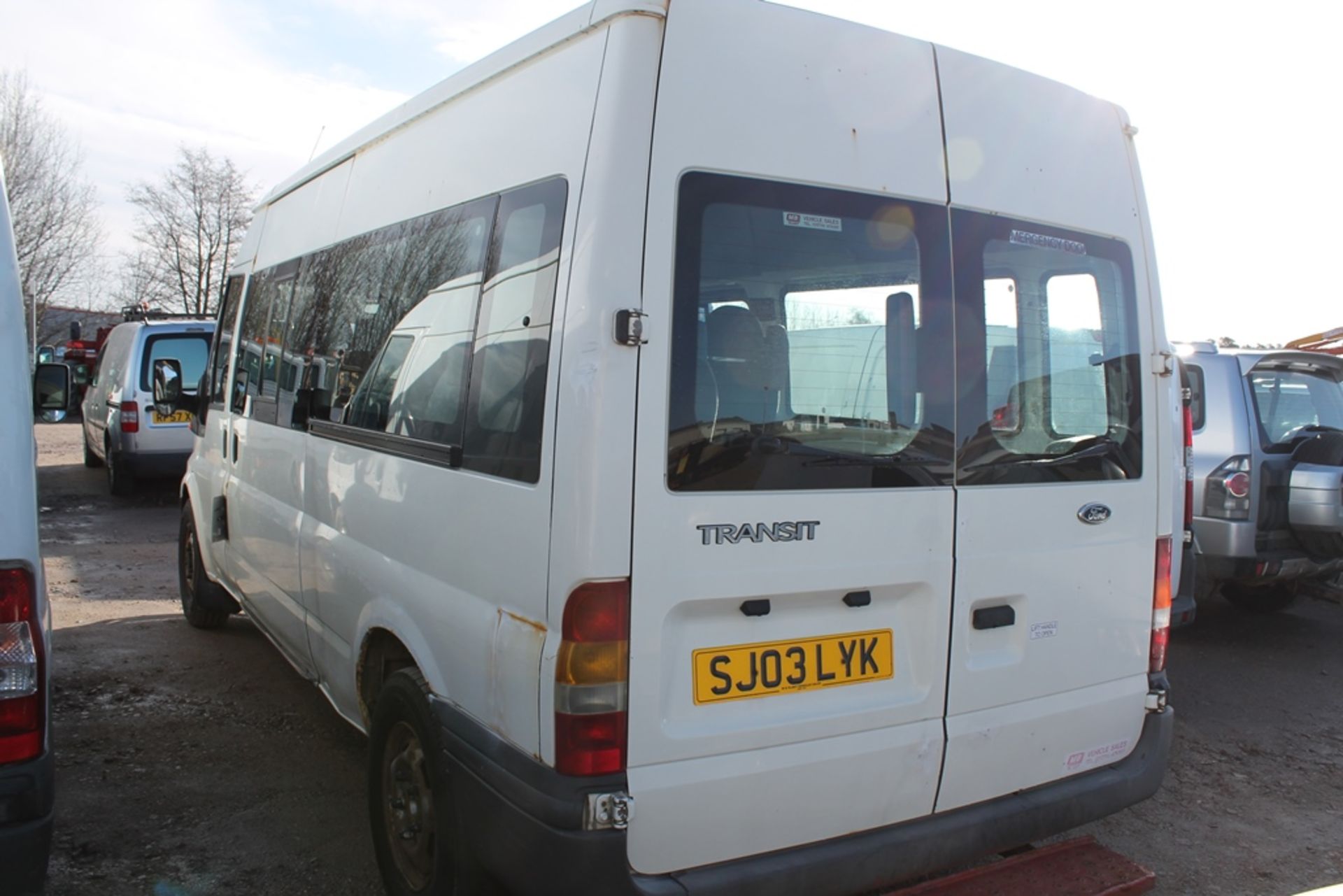 Ford Transit - 2402cc 3 Door Minibus - Image 6 of 8