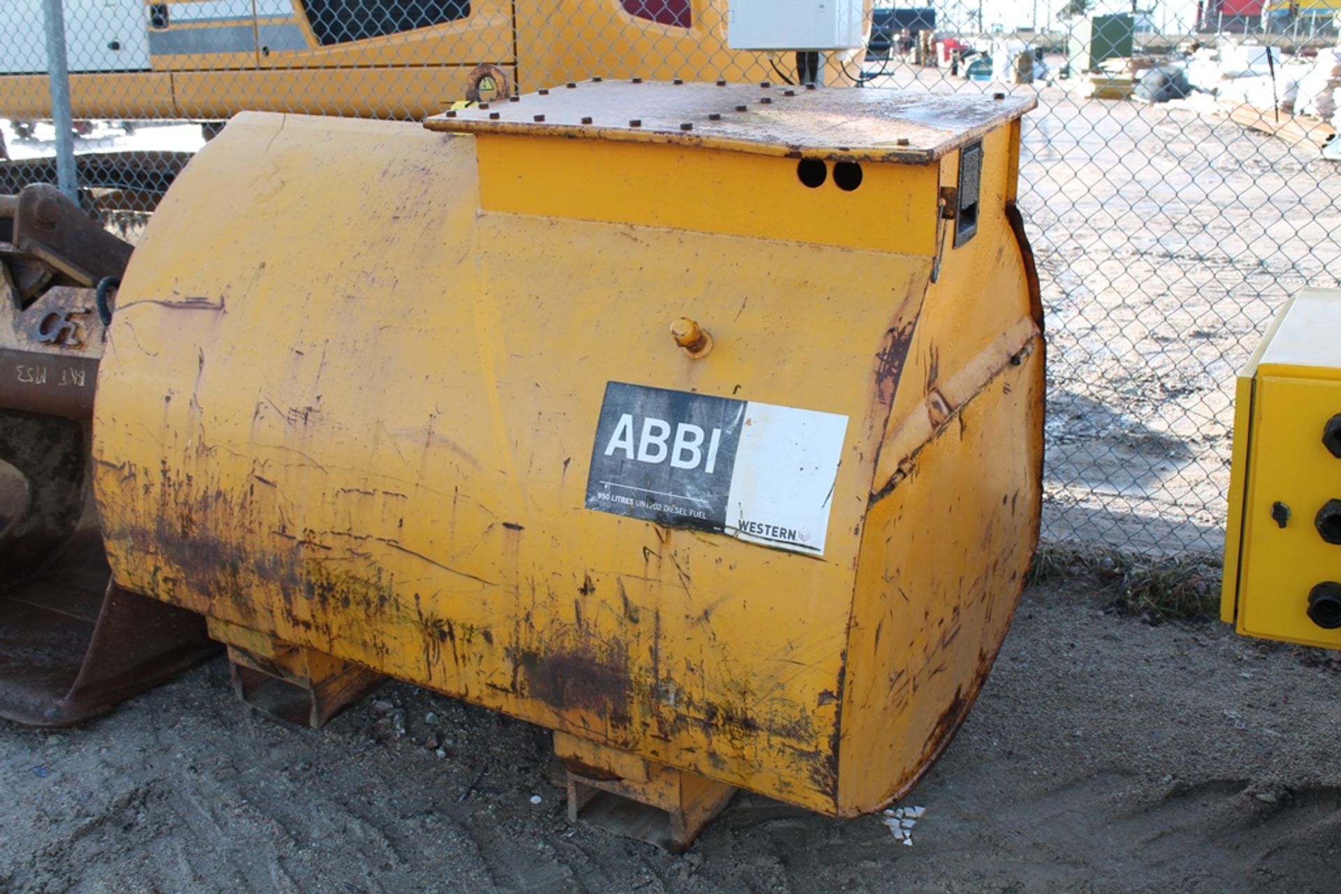 WESTERN ABBI BUNDED FUEL TANK C/W PUMP