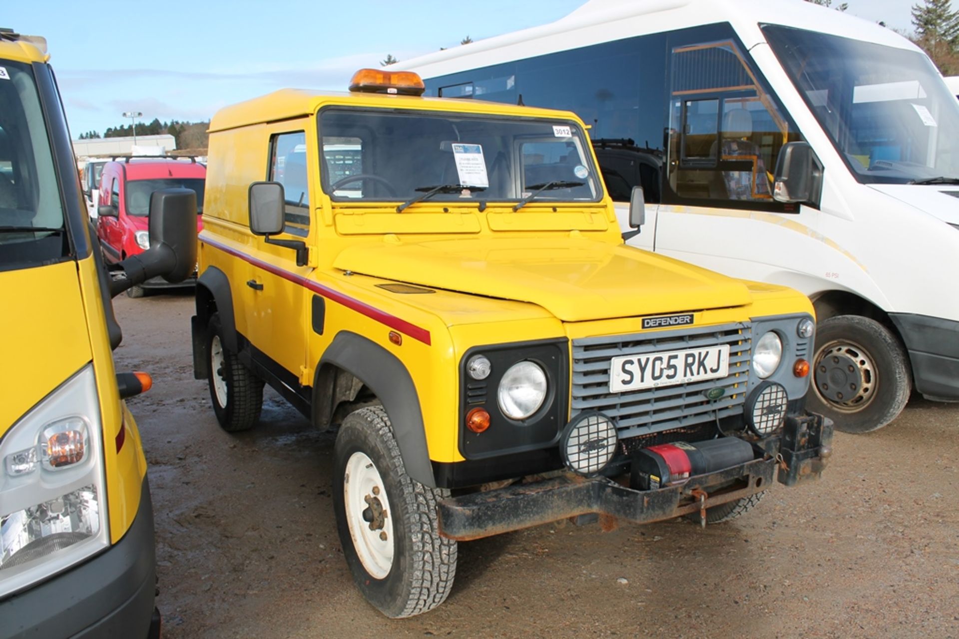 Land Rover Defender 90 Td5 - 2495cc 2 Door 4x4 - Image 2 of 4