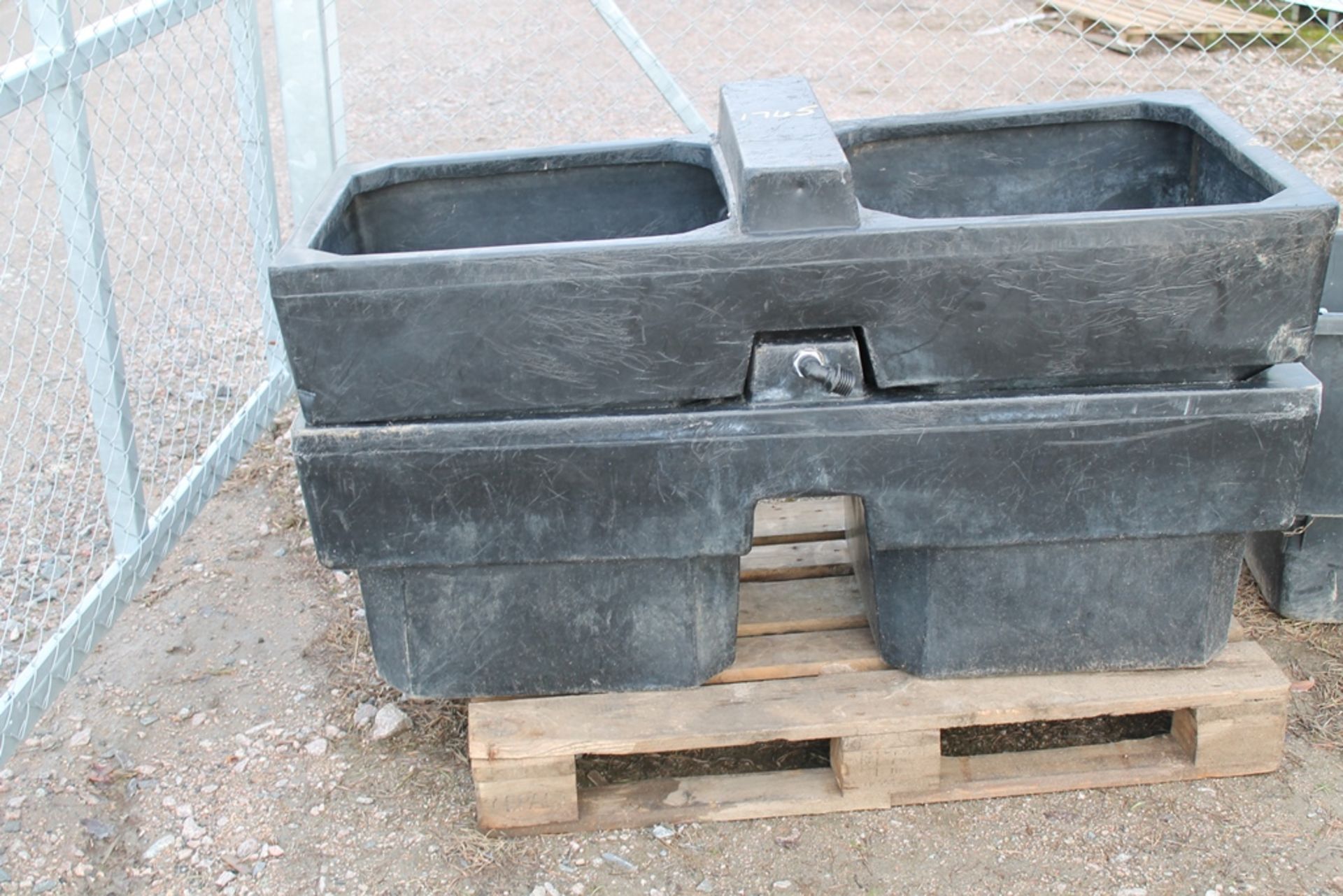 2 X DOUBLE WATER TROUGH