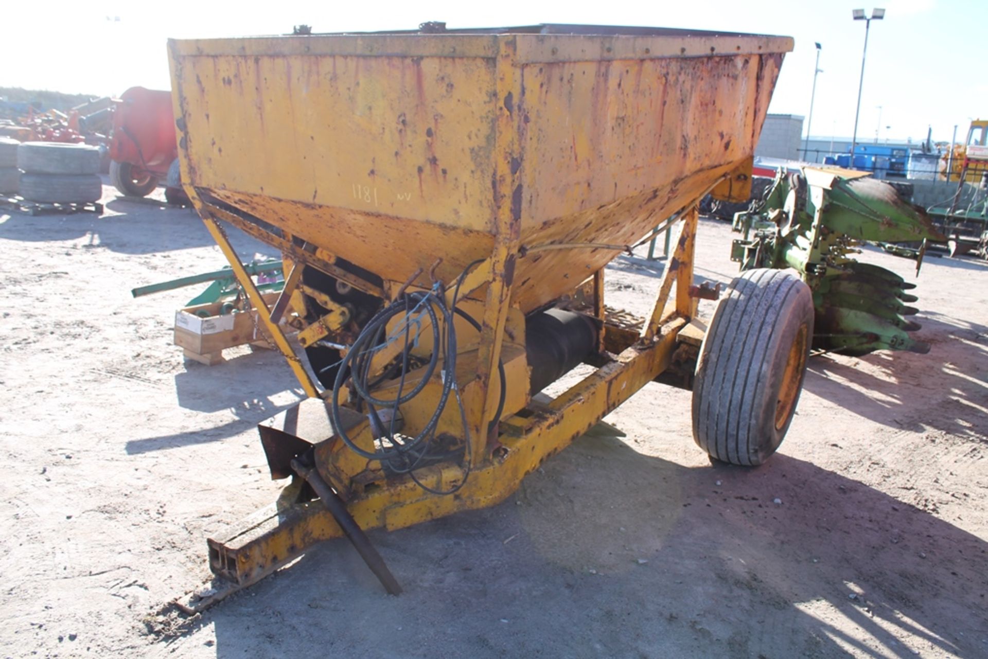 GRAVEL CART WITH PTO IN PC