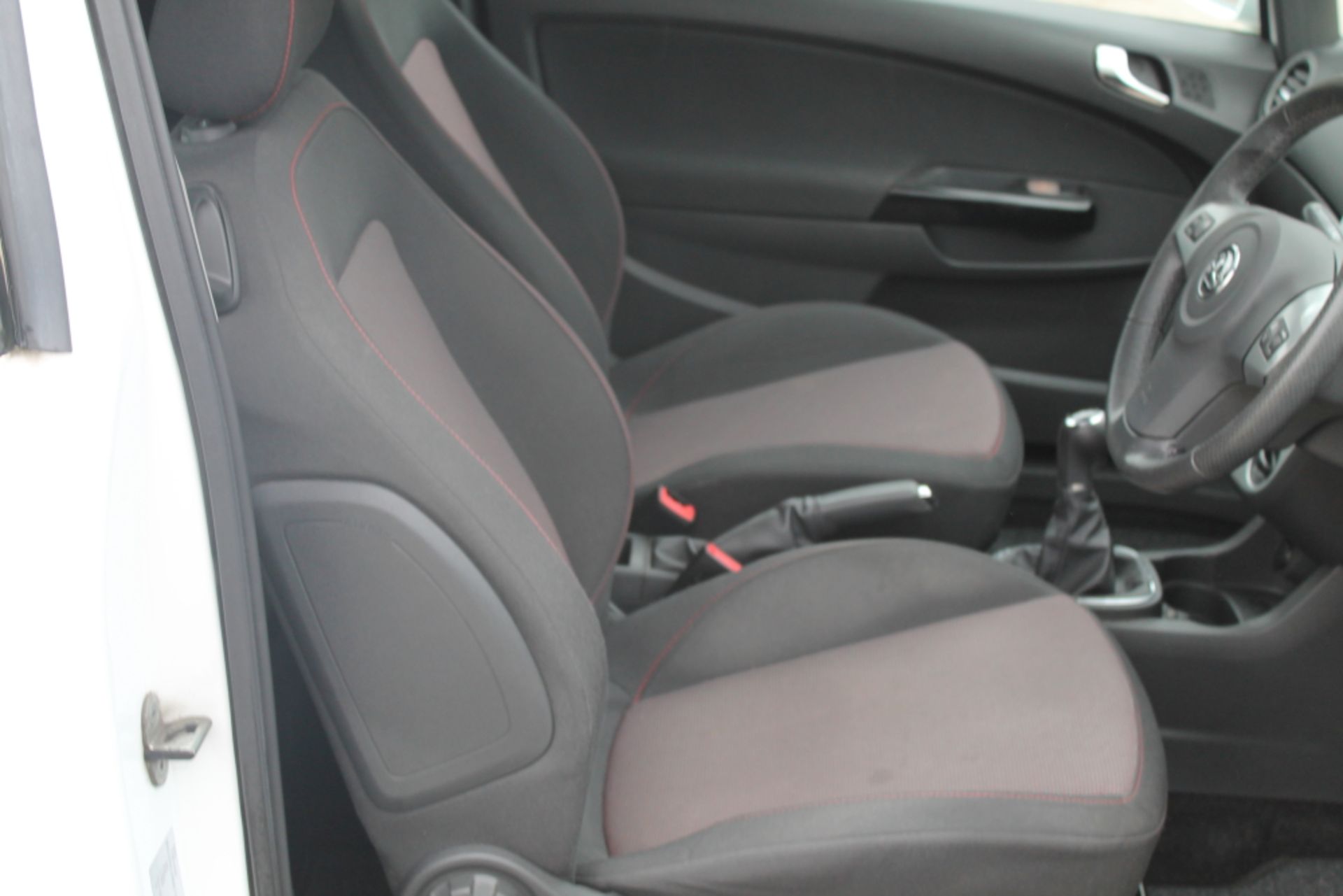 Vauxhall Corsa Sxi - 1364cc 3 Door - Image 6 of 13