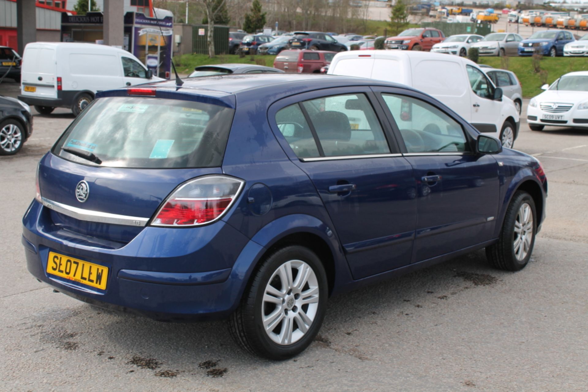 Vauxhall Astra Design A - 1796cc 5 Door - Image 4 of 10