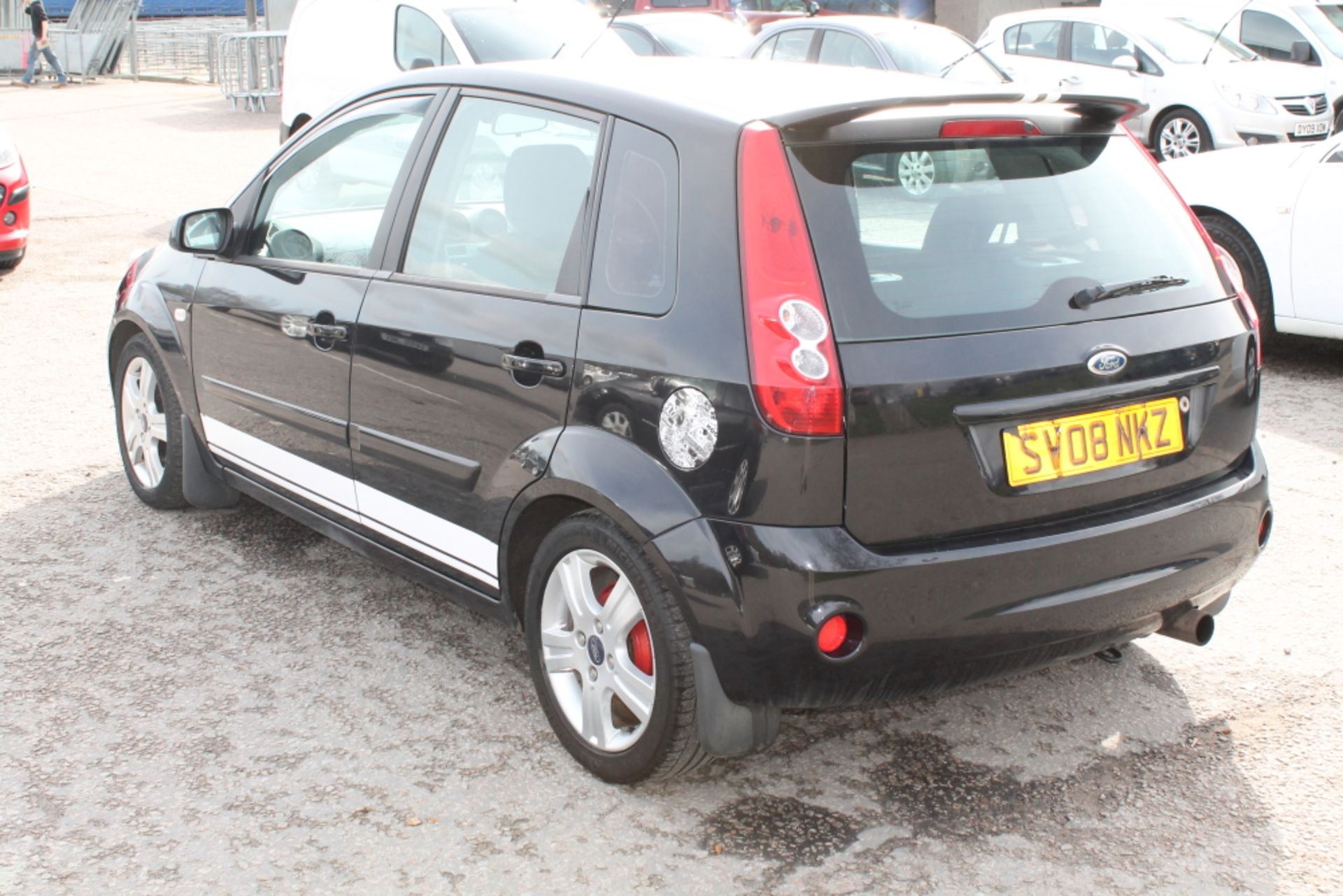 Ford Fiesta Zetec Climate - 1388cc 5 Door - Image 4 of 10