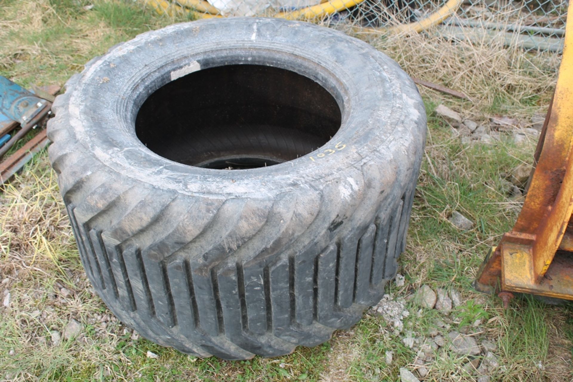 TYRE 550/45/22.5