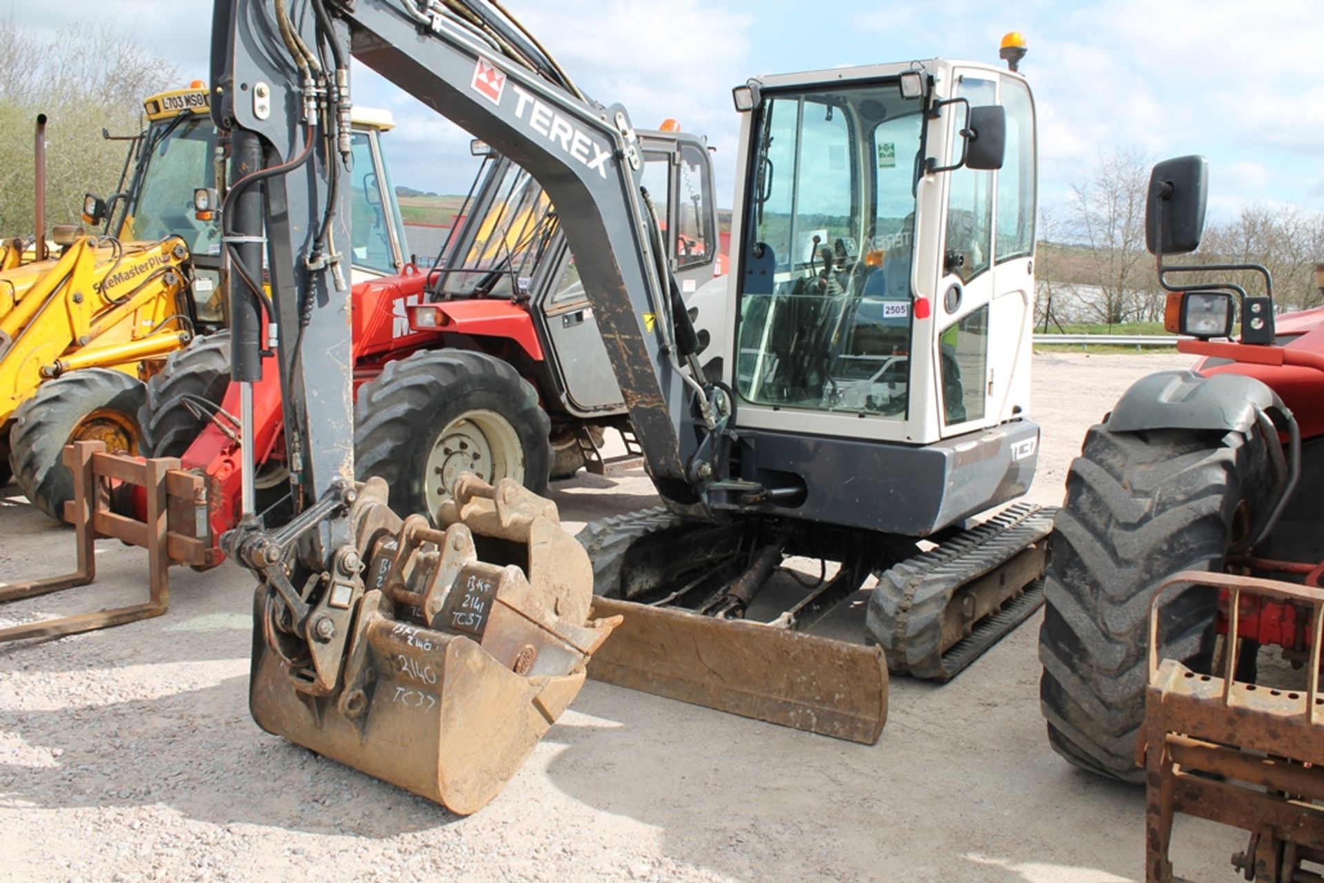 TEREX TC37, 3377HRS, 3.7T EXCAVATOR, C/W HITCH & 4 BUCKETS., G, PLUS VAT