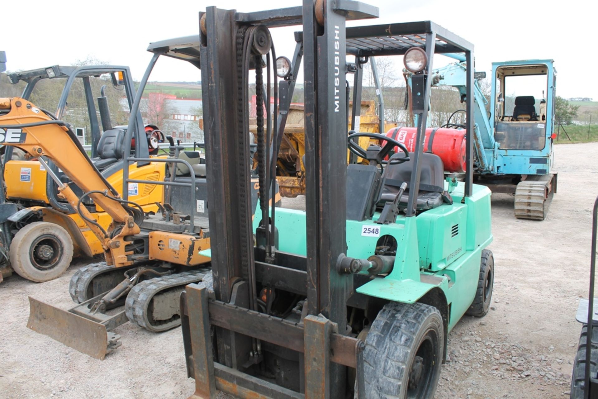 MITSUBISHI FORKLIFT FG30 , GAS POWERED, LIFT CAPACITY 3000KG, + VAT