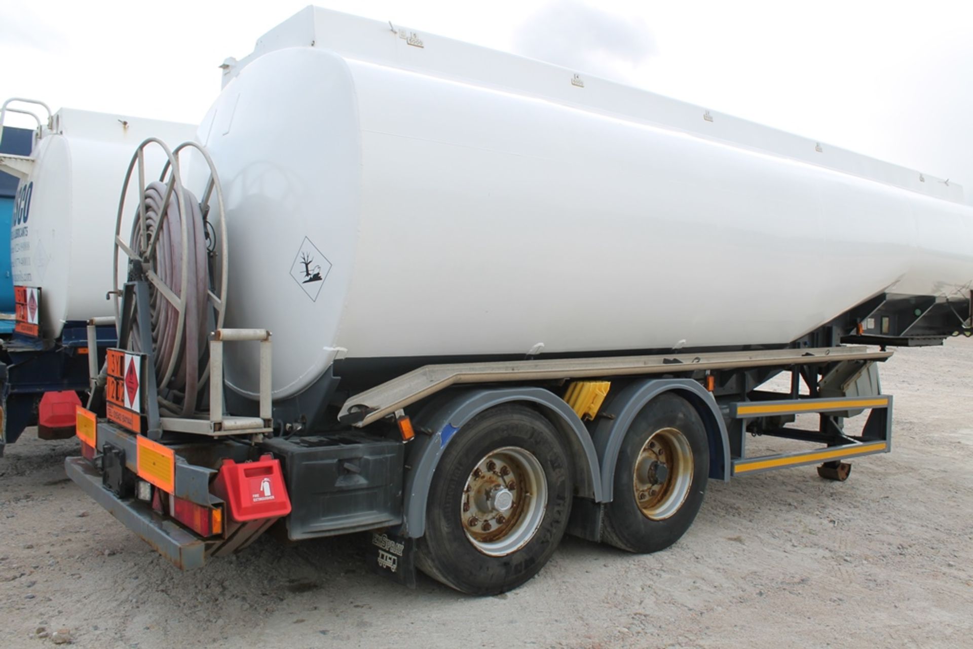 CRANE FRUEHAUF TANKER TRAILER - Image 3 of 3