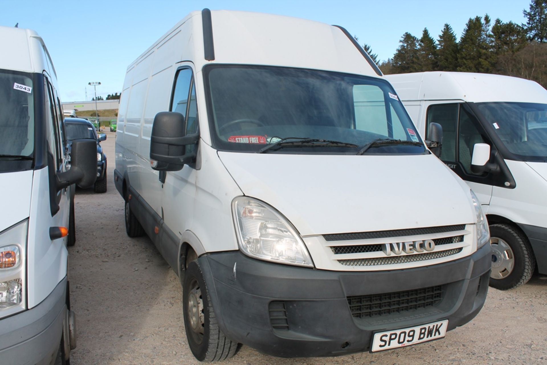 Iveco Daily 35s12 Swb - 2287cc 2 Door Van - Image 2 of 4