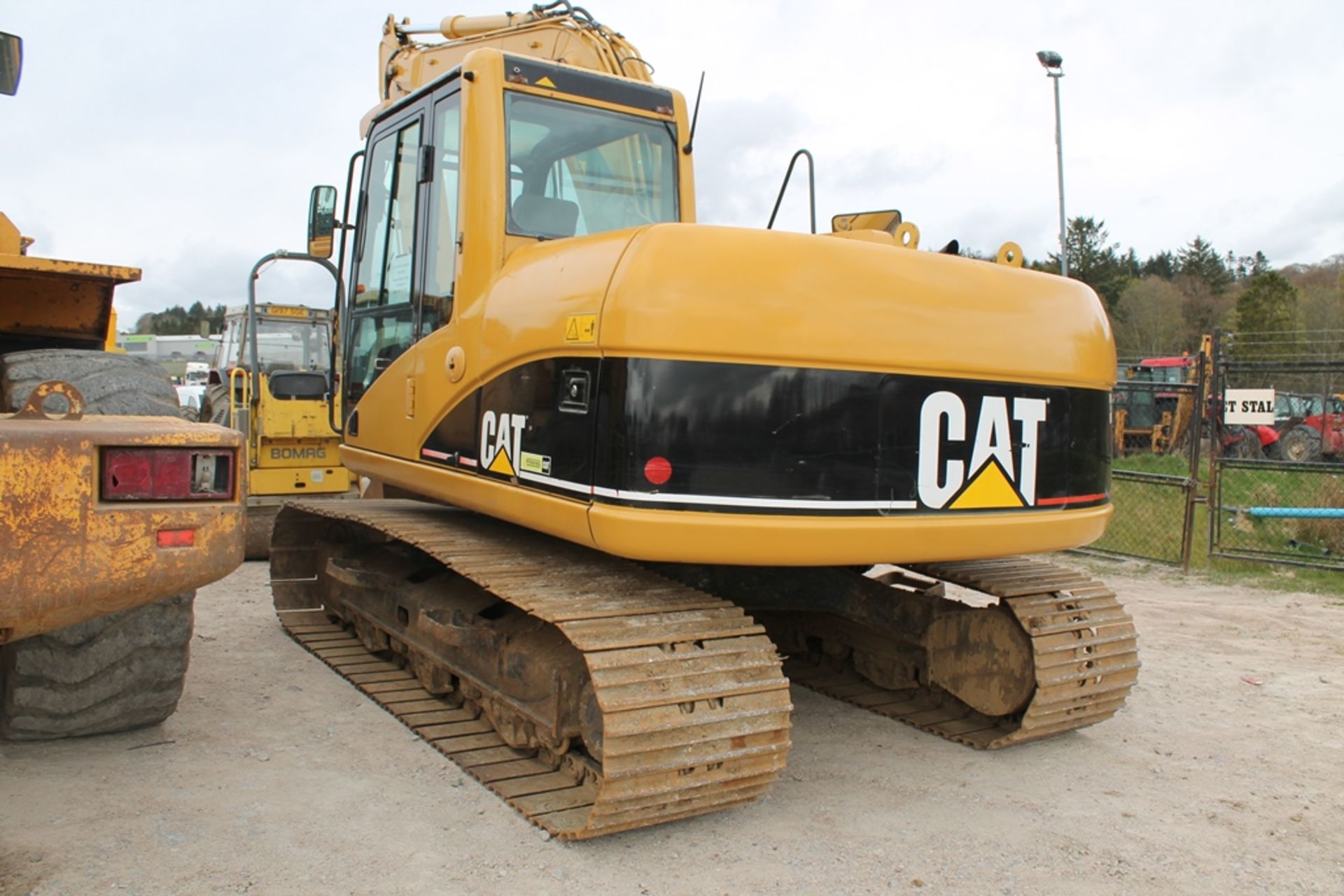 CAT 312CL TRACKED DIGGER, C/W DIGGING BUCKET, HYD QUICK HITCH, 6749 HRS, PLUS VAT, - Image 3 of 8