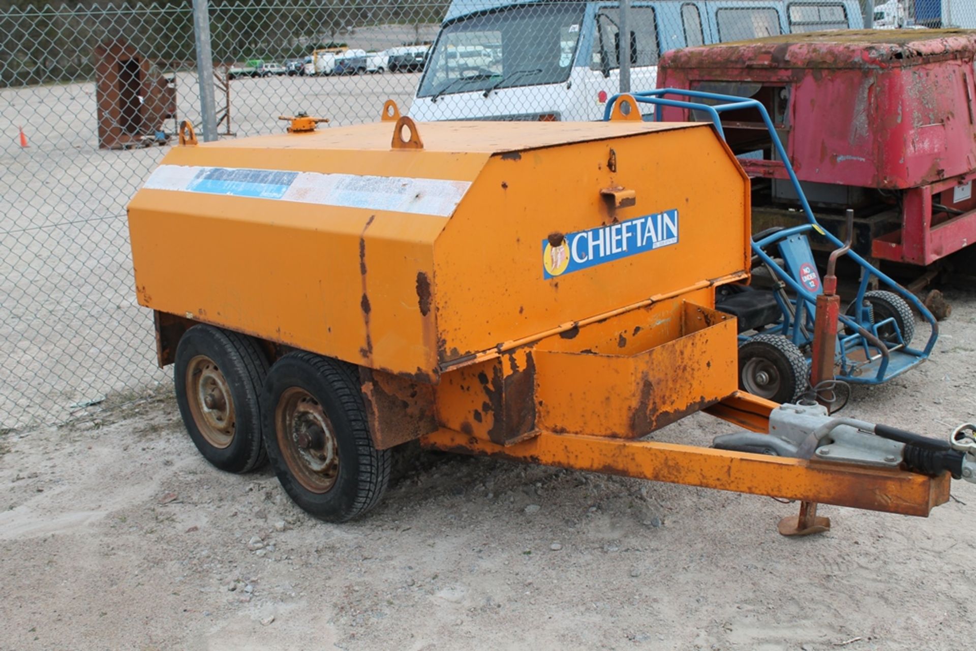 CHIEFTAIN TOWABLE BOWSER C/W PUMP KIT